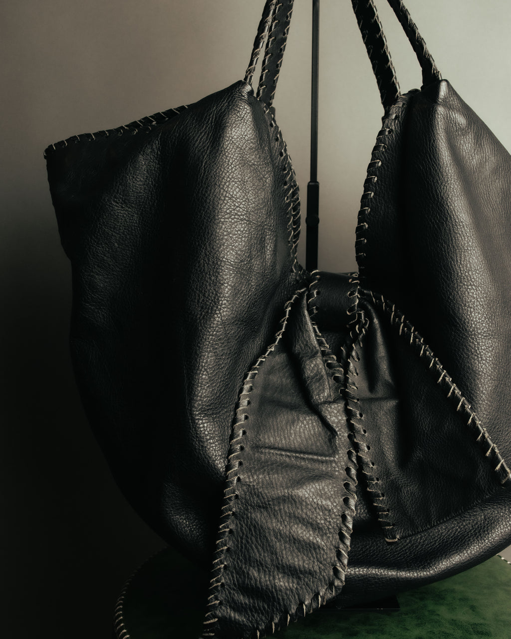 -SPECIAL- “VALENTINO GARAVANI” 2006-2009 Histoire whipstitch leather tote bag