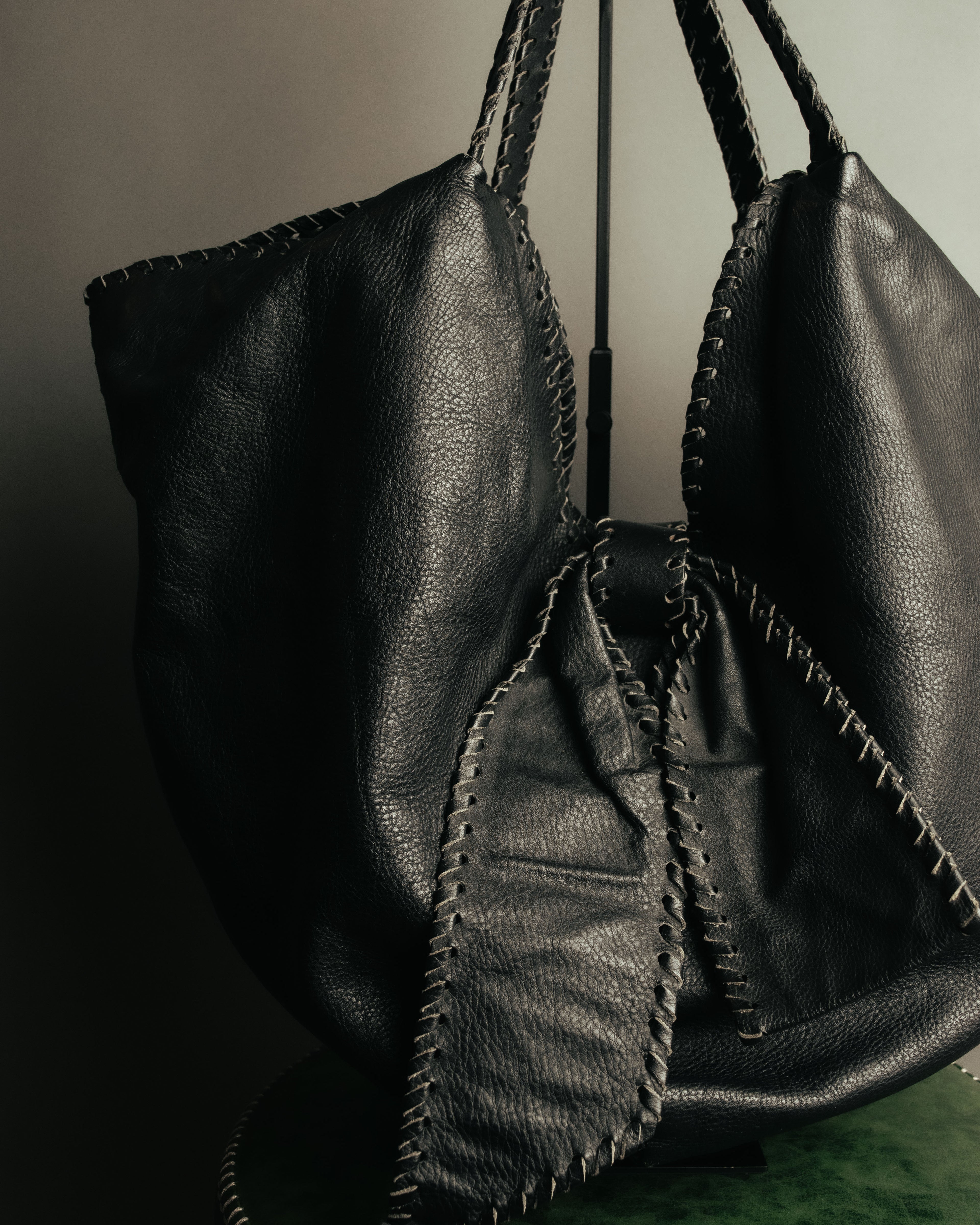 -SPECIAL- “VALENTINO GARAVANI” 2006-2009 Histoire whipstitch leather tote bag