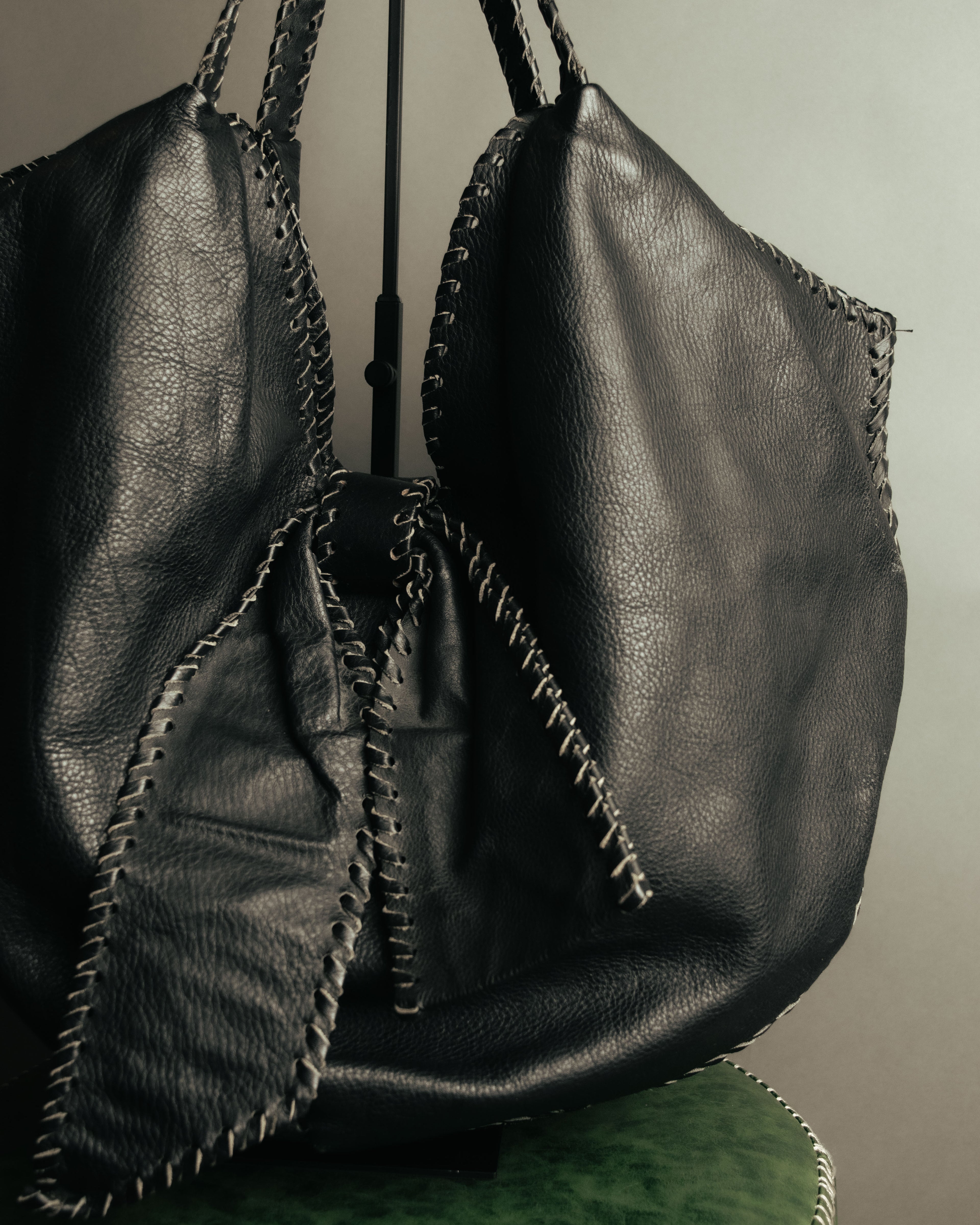 -SPECIAL- “VALENTINO GARAVANI” 2006-2009 Histoire whipstitch leather tote bag