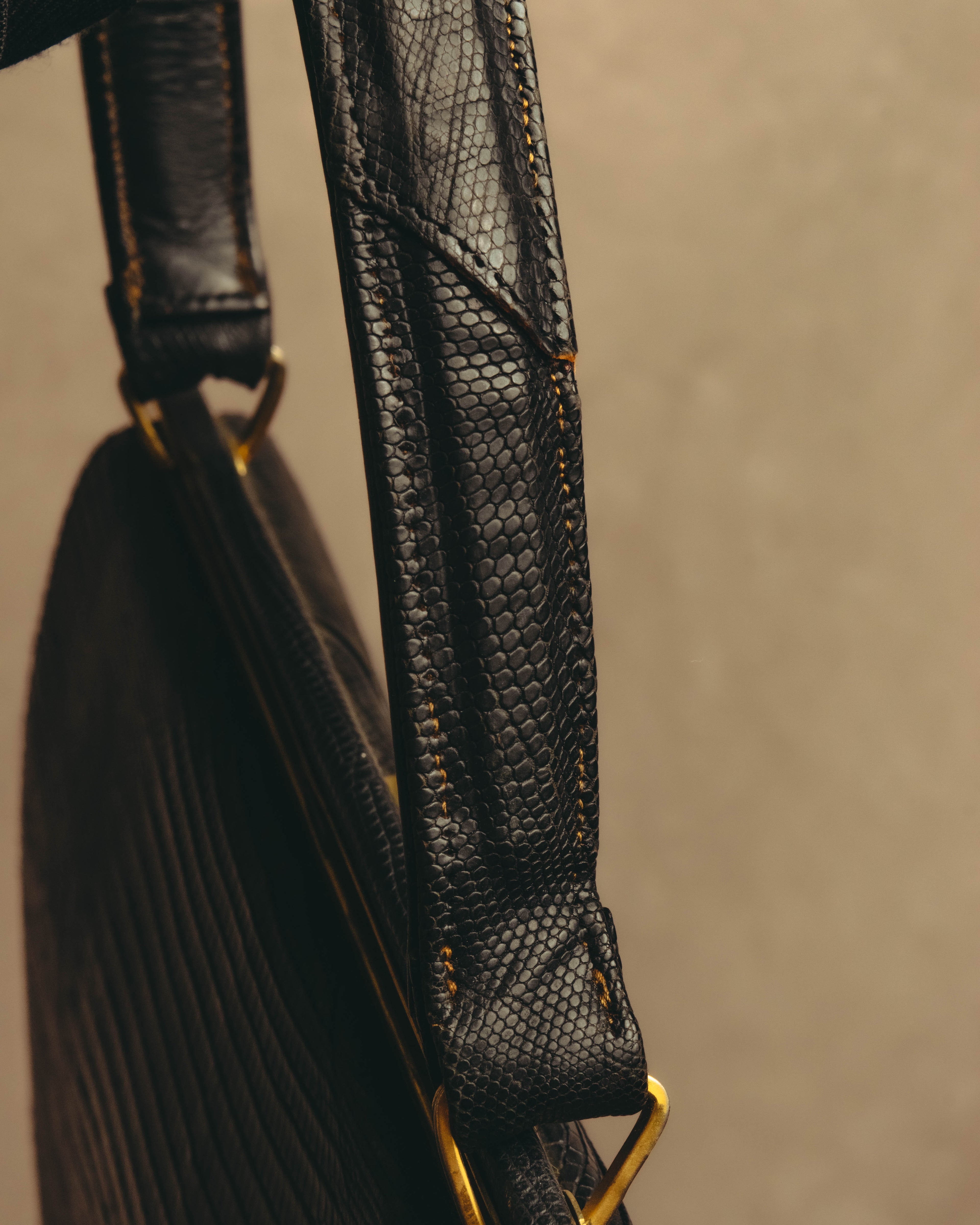 "The Gray Shop" 40's-early 60's Structured reptile embossed leather frame handbag
