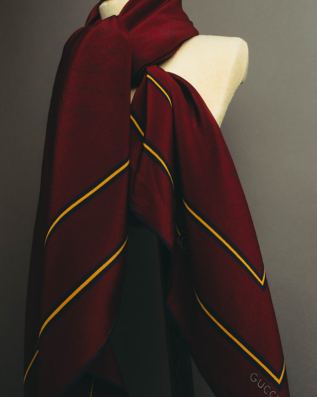 "GUCCI" 80's-90's Classic burgundy silk scarf
