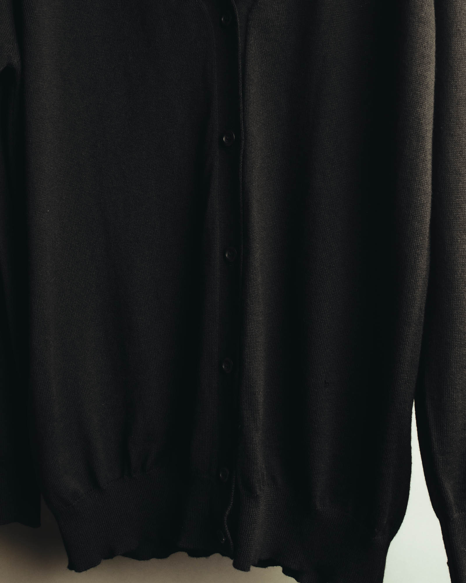 "PRADA" 10's-20's Lightweight v-neck knit cardigan