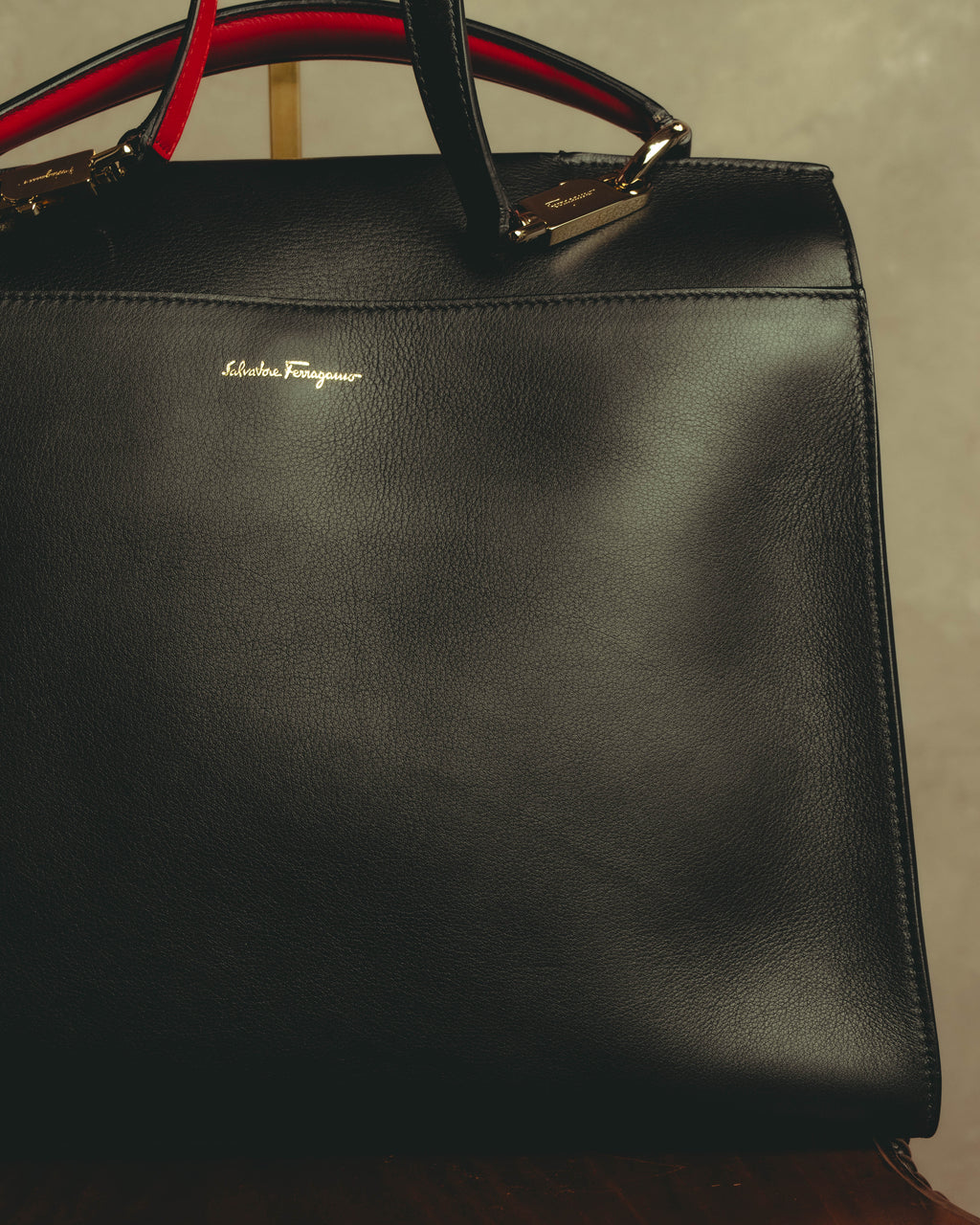 –SPECIAL– "Salvatore Ferragamo" 10's-20's Structured leather top-handle shoulder bag