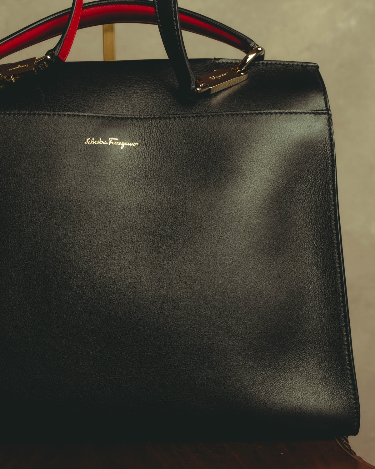 –SPECIAL– "Salvatore Ferragamo" 10's-20's Structured leather top-handle shoulder bag