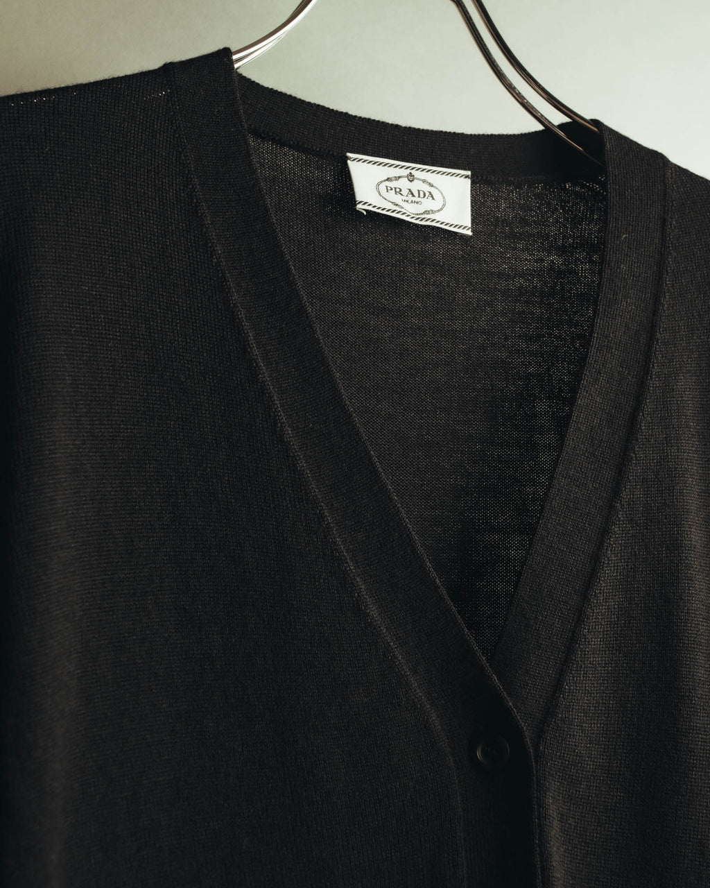 "PRADA" 10's-20's Lightweight v-neck knit cardigan