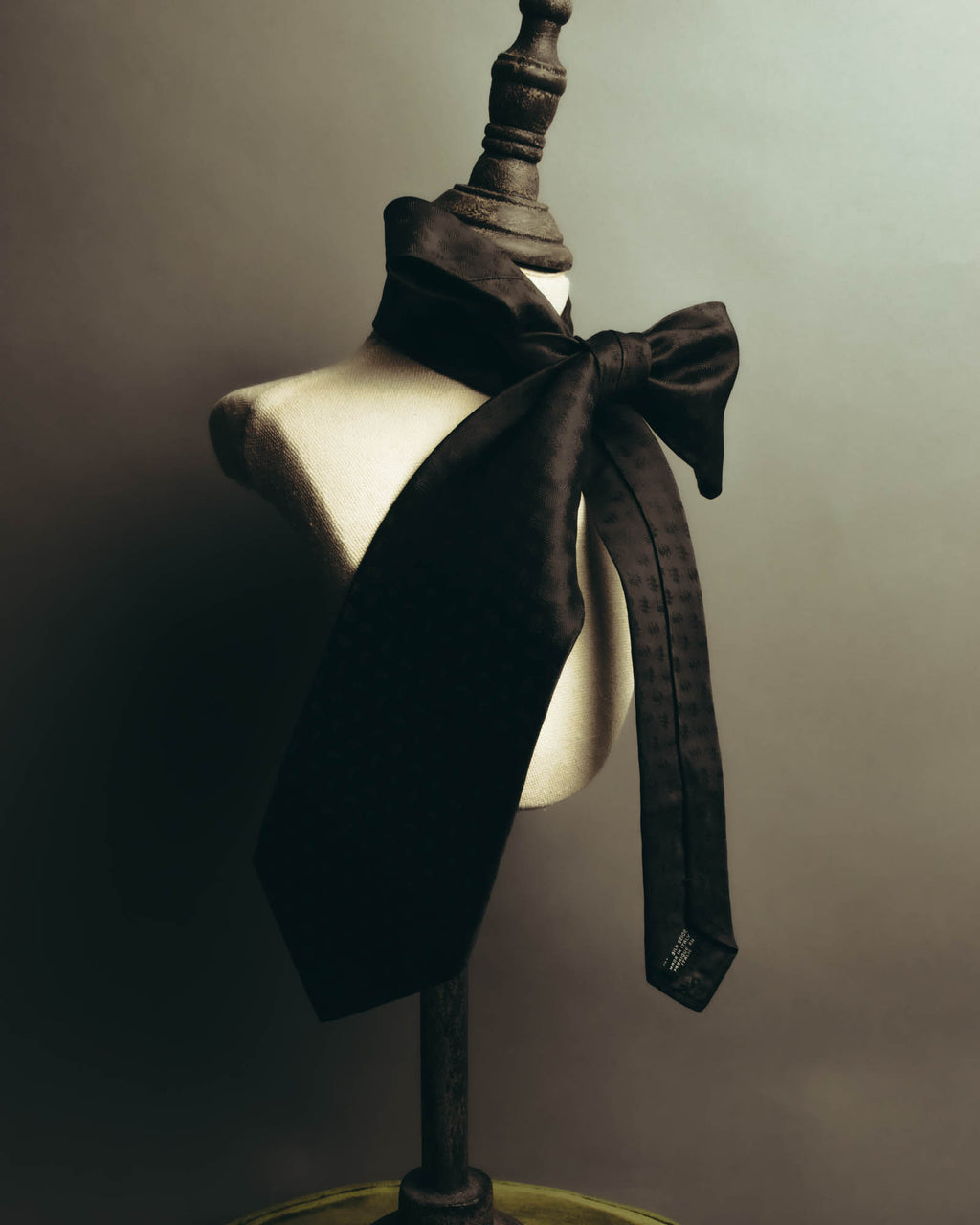"GIORGIO ARMANI" 90's-00's Dark jacquard silk necktie