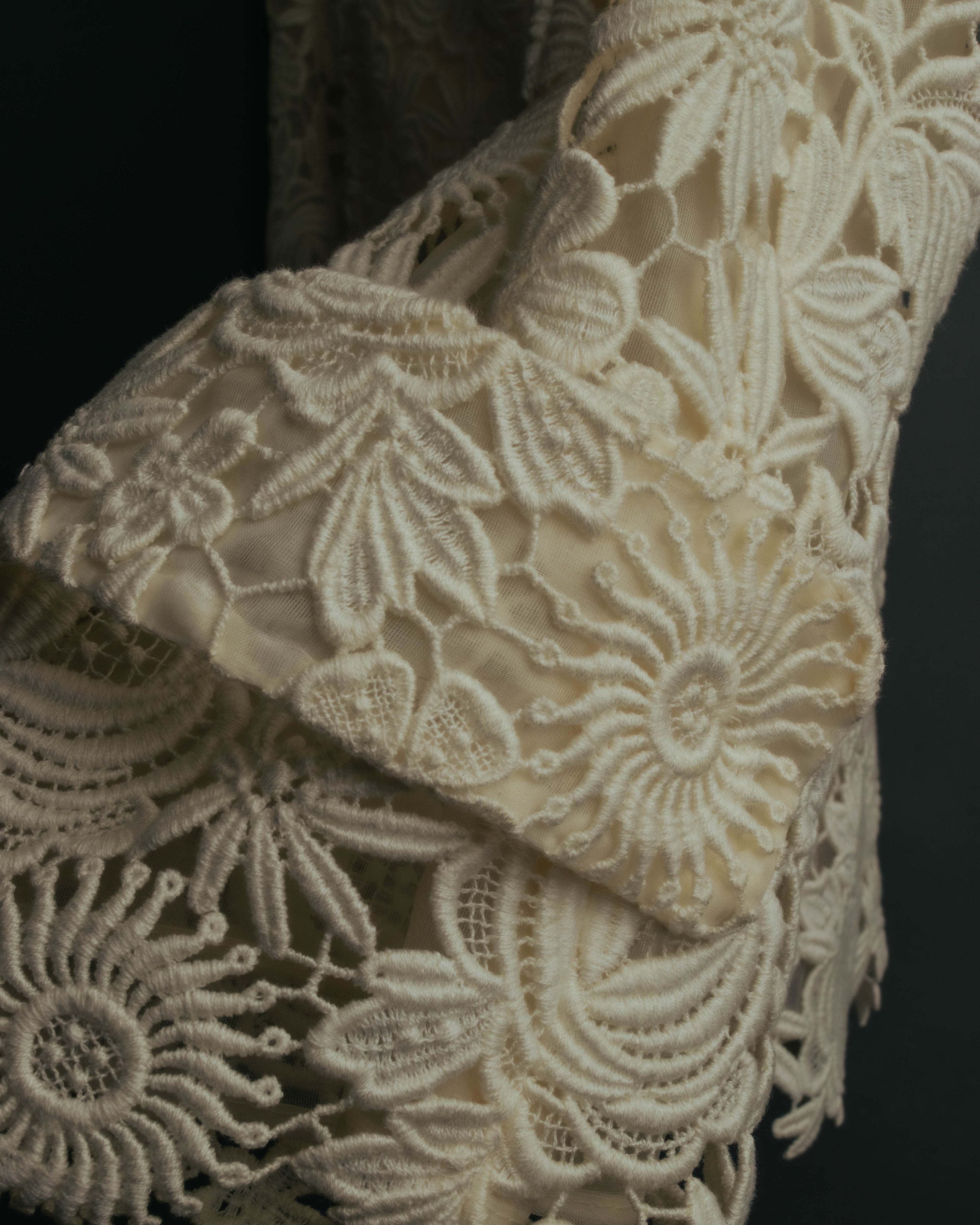 "VALENTINO" 2010's Cropped floral lace jacket