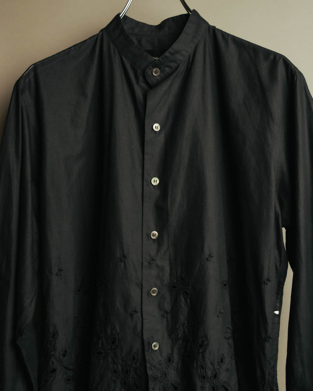 “tricot COMME des GARÇONS” 2020 Floral embroidery stand collar shirt