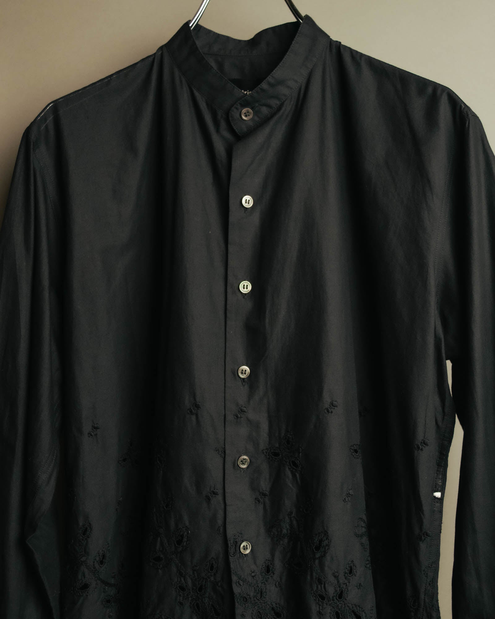 “tricot COMME des GARÇONS” 2020 Floral embroidery stand collar shirt