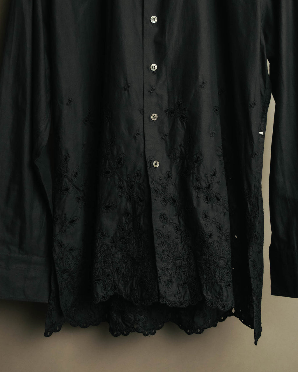 “tricot COMME des GARÇONS” 2020 Floral embroidery stand collar shirt