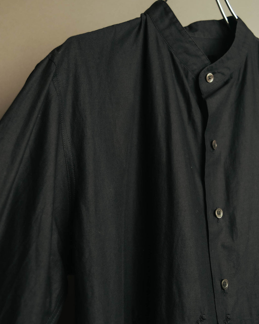 “tricot COMME des GARÇONS” 2020 Floral embroidery stand collar shirt