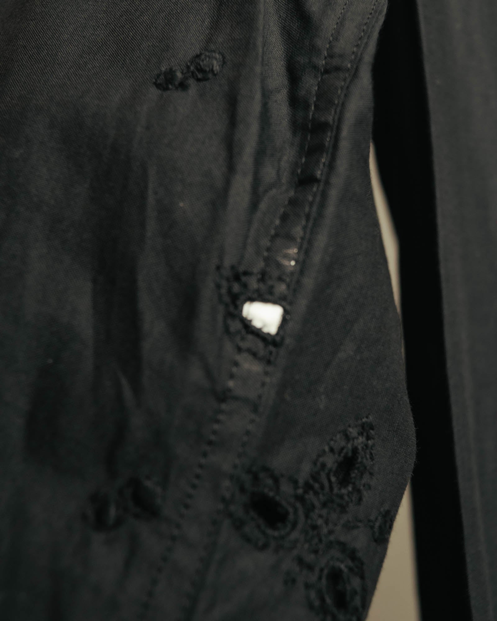 “tricot COMME des GARÇONS” 2020 Floral embroidery stand collar shirt