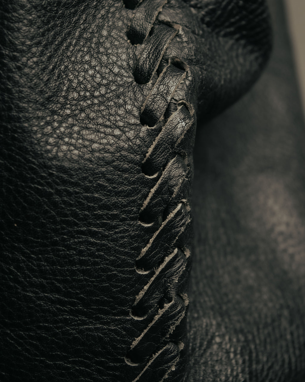 -SPECIAL- “VALENTINO GARAVANI” 2006-2009 Histoire whipstitch leather tote bag