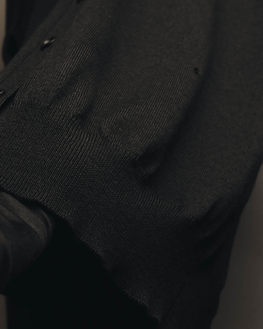 "PRADA" 10's-20's Lightweight v-neck knit cardigan