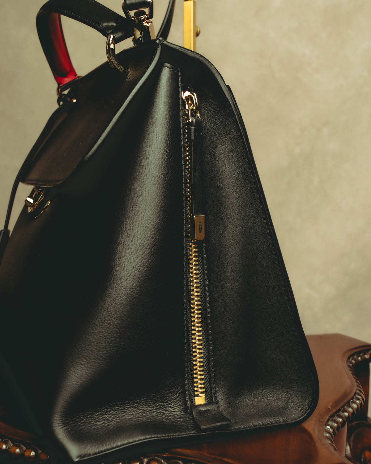 –SPECIAL– "Salvatore Ferragamo" 10's-20's Structured leather top-handle shoulder bag