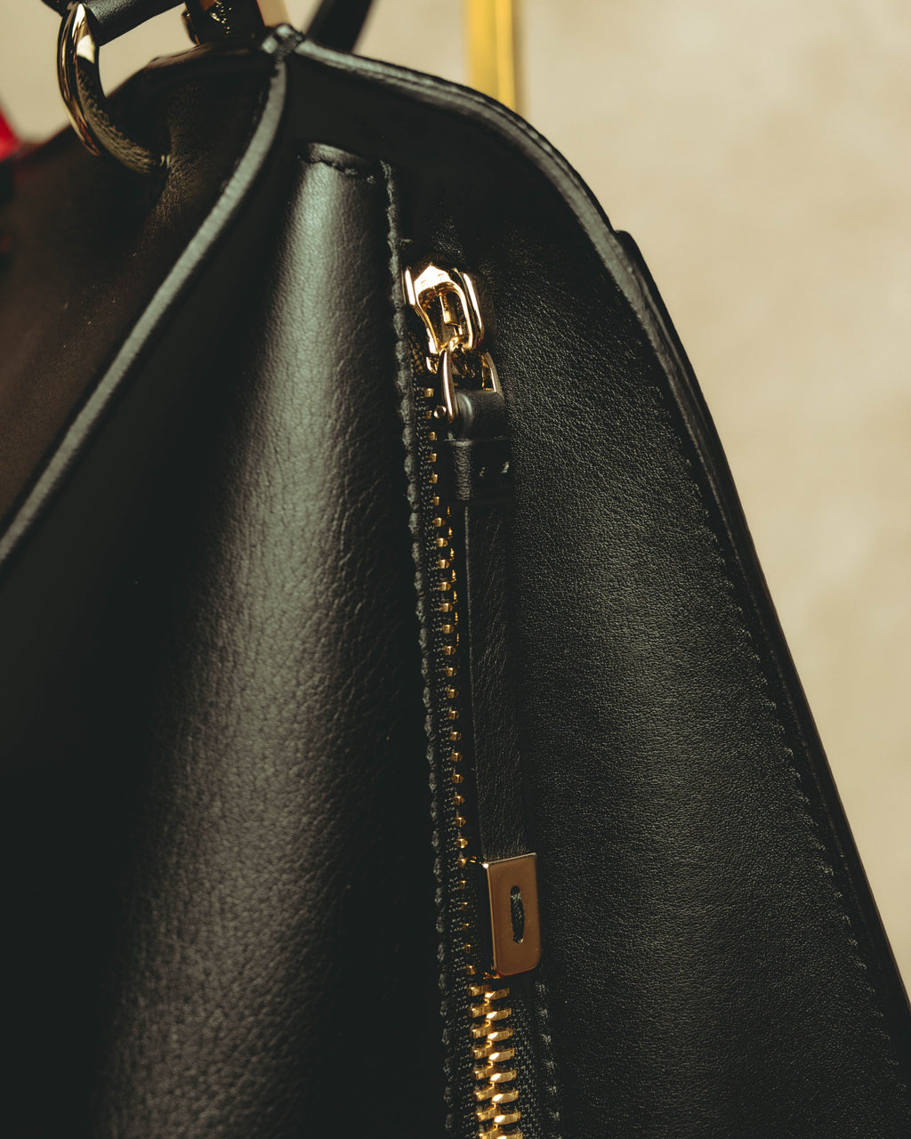 –SPECIAL– "Salvatore Ferragamo" 10's-20's Structured leather top-handle shoulder bag