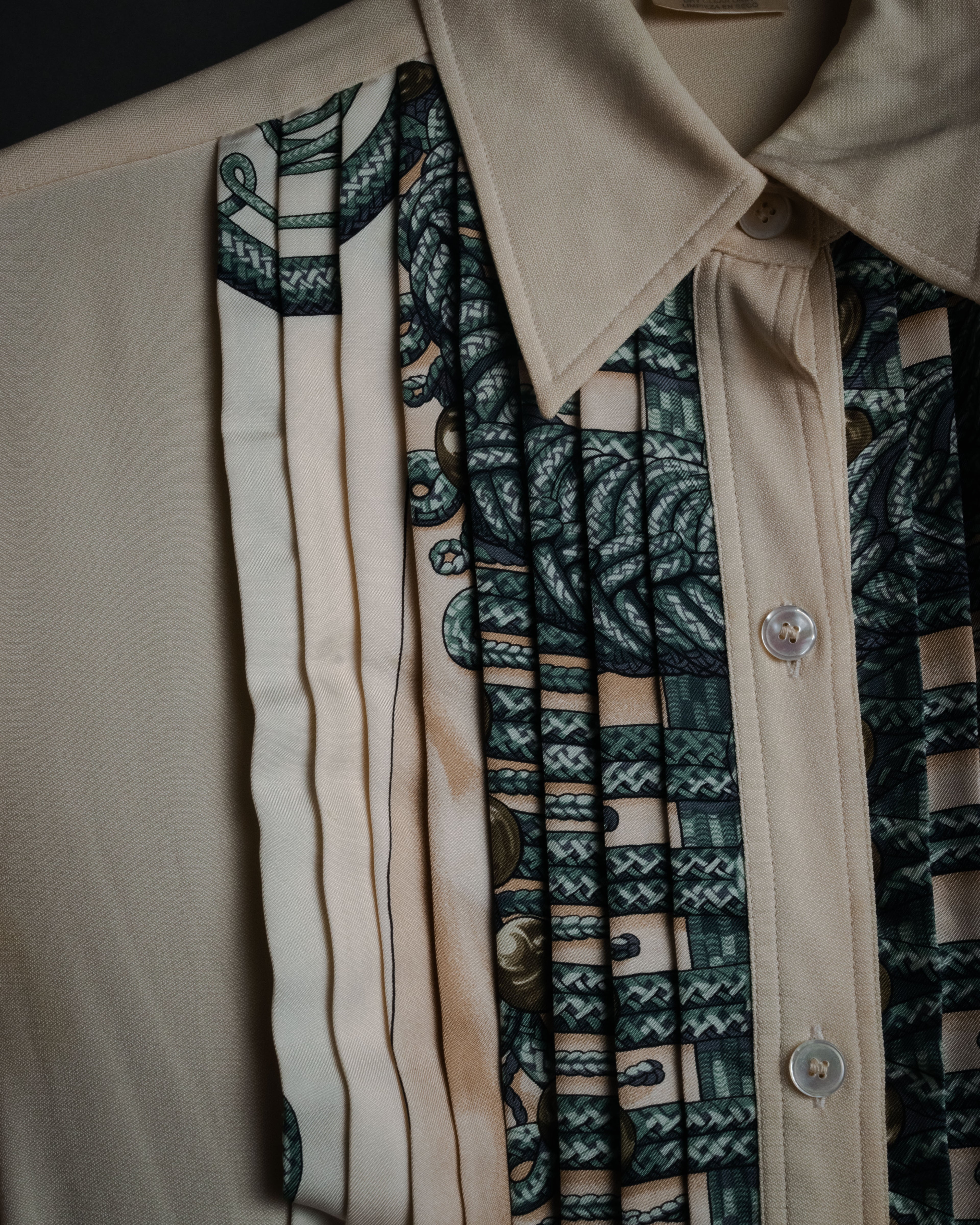 -SPECIAL- “HERMÈS” 80’s scarf panel silk shirt