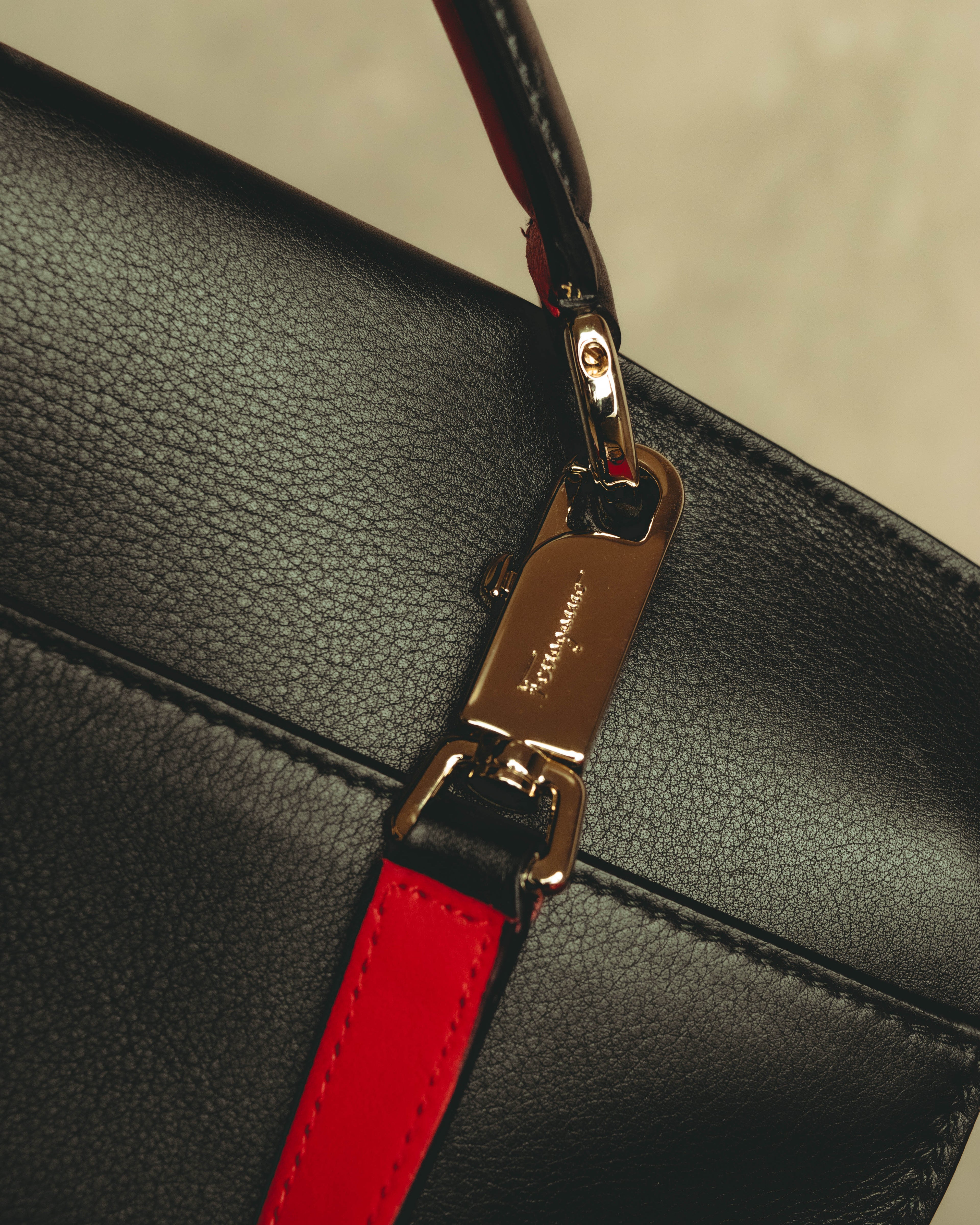 –SPECIAL– "Salvatore Ferragamo" 10's-20's Structured leather top-handle shoulder bag