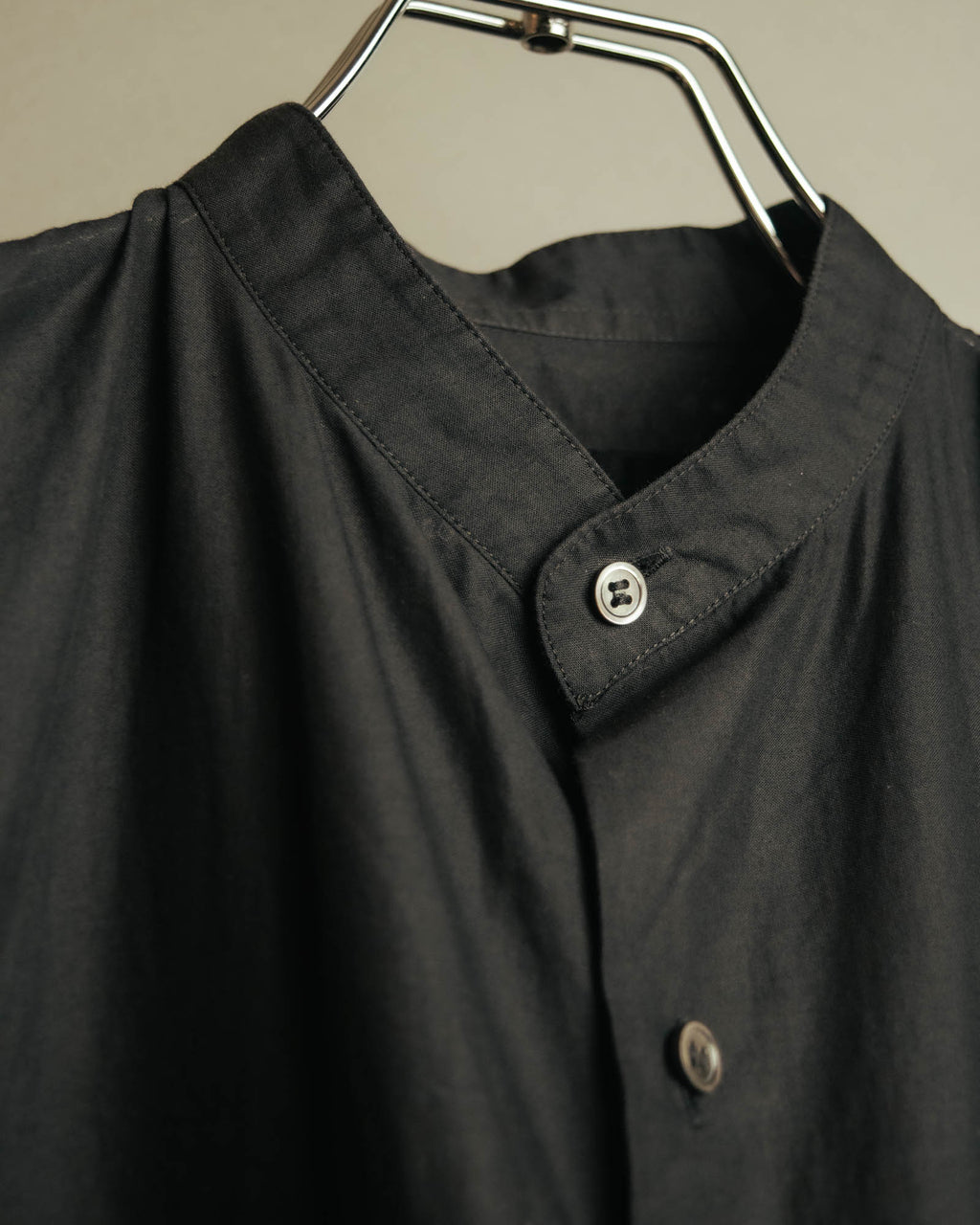 “tricot COMME des GARÇONS” 2020 Floral embroidery stand collar shirt