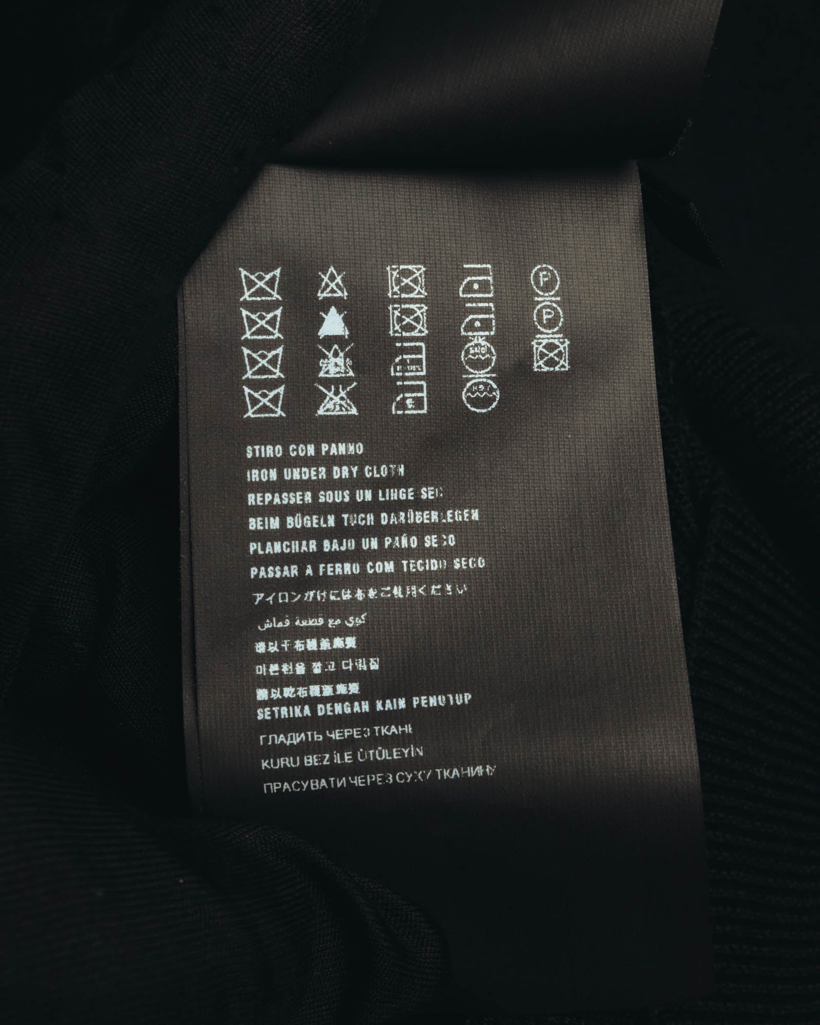 "PRADA" 10's-20's Lightweight v-neck knit cardigan