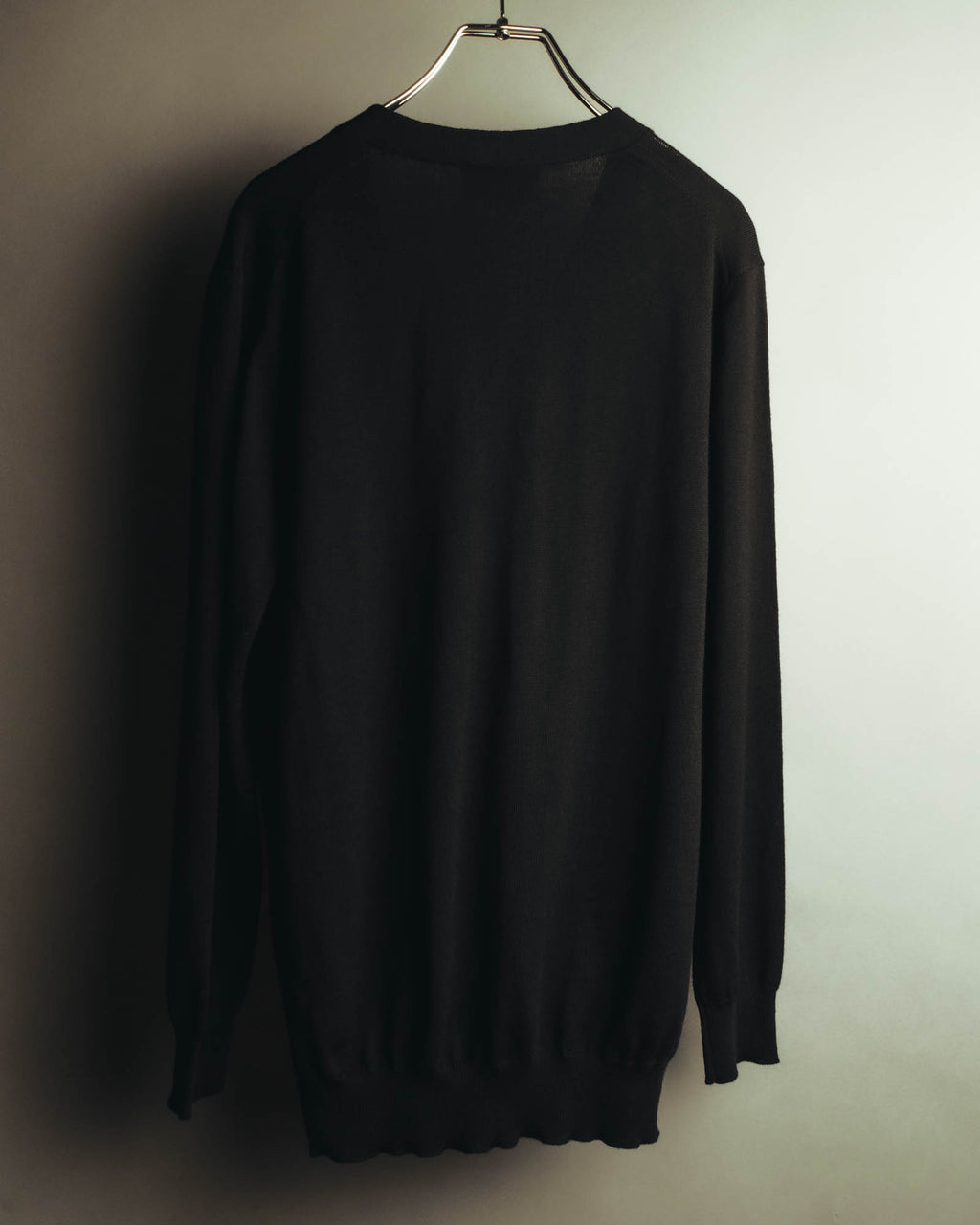 "PRADA" 10's-20's Lightweight v-neck knit cardigan