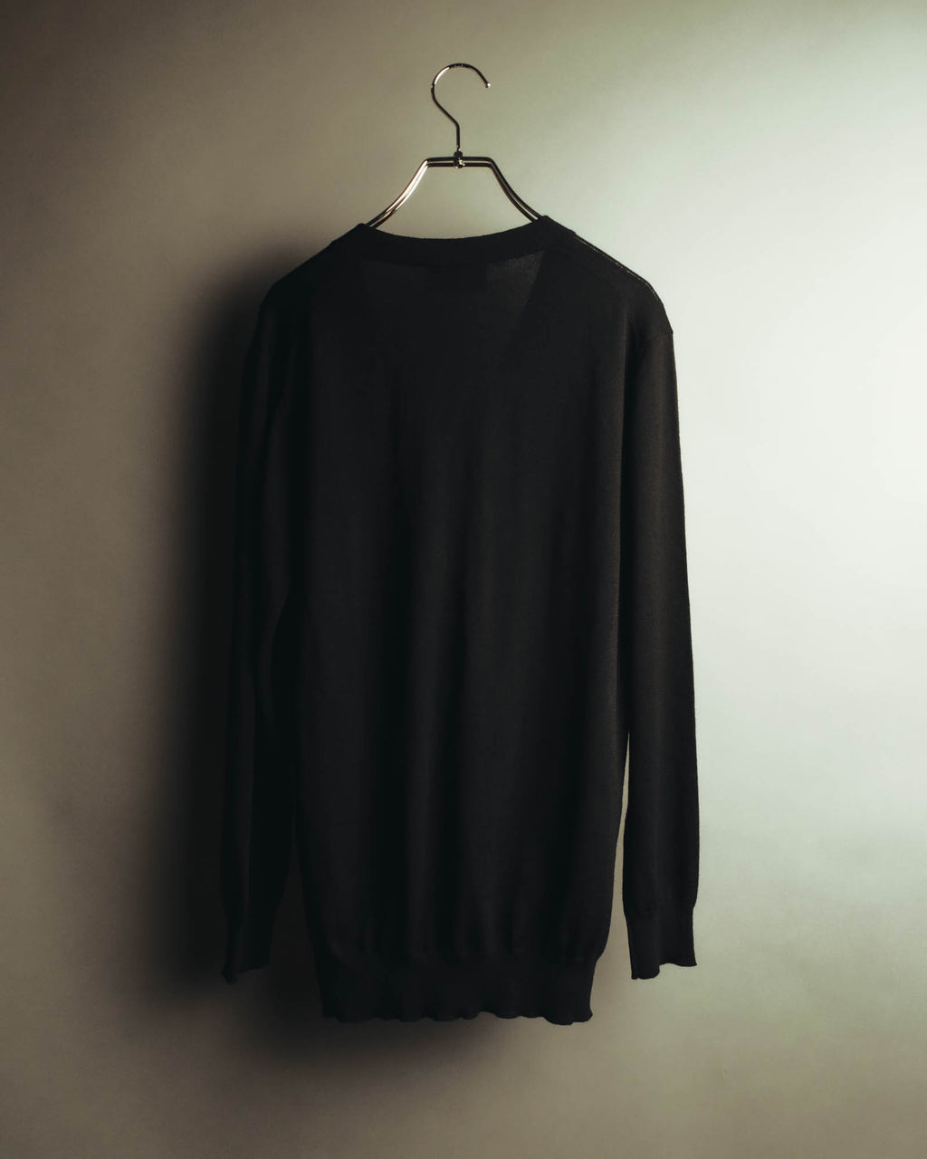 "PRADA" 10's-20's Lightweight v-neck knit cardigan