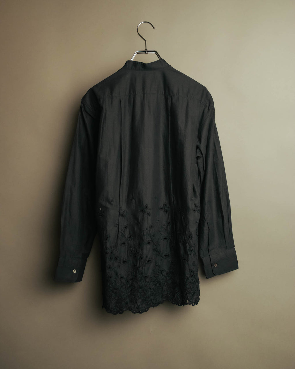 “tricot COMME des GARÇONS” 2020 Floral embroidery stand collar shirt