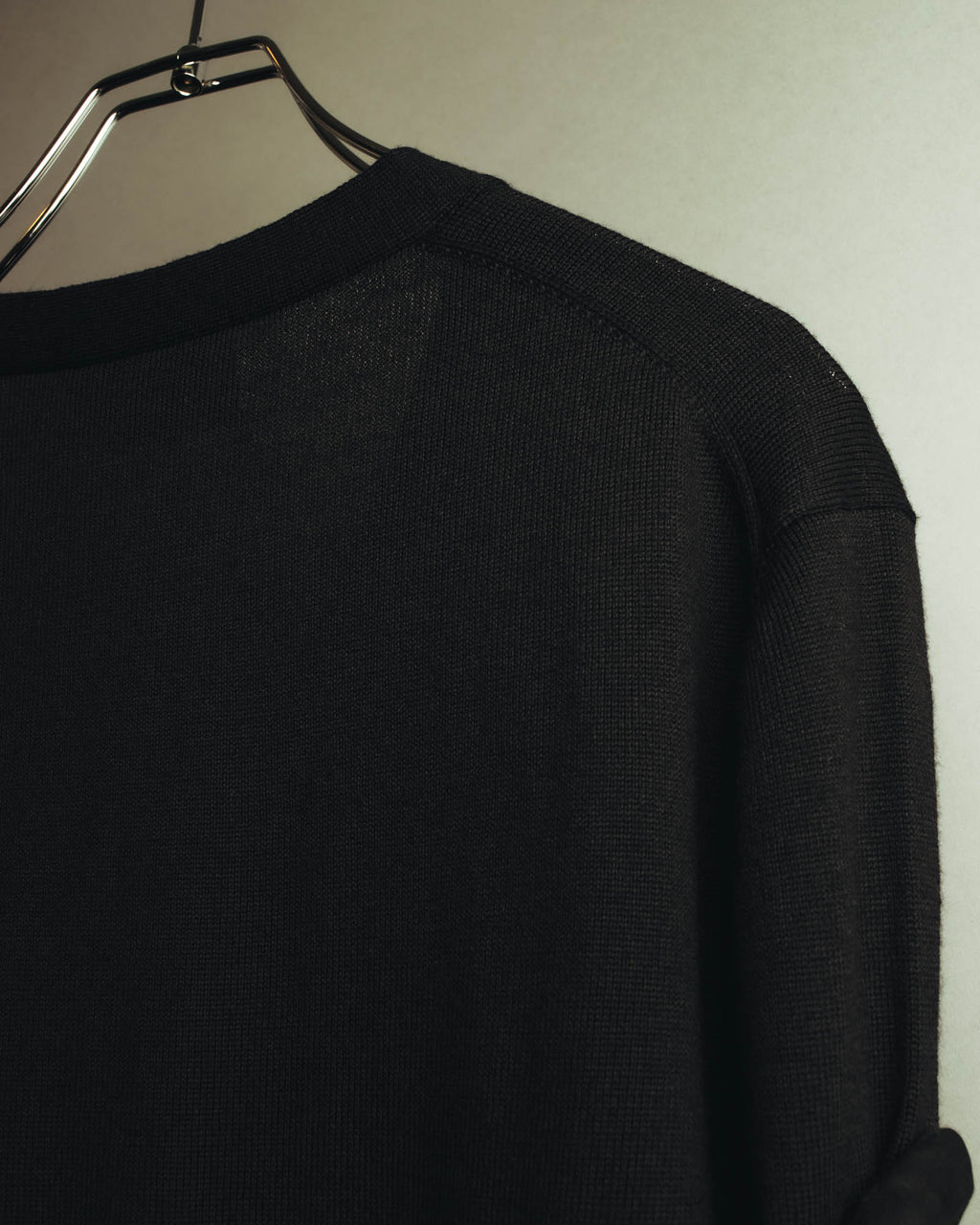 "PRADA" 10's-20's Lightweight v-neck knit cardigan