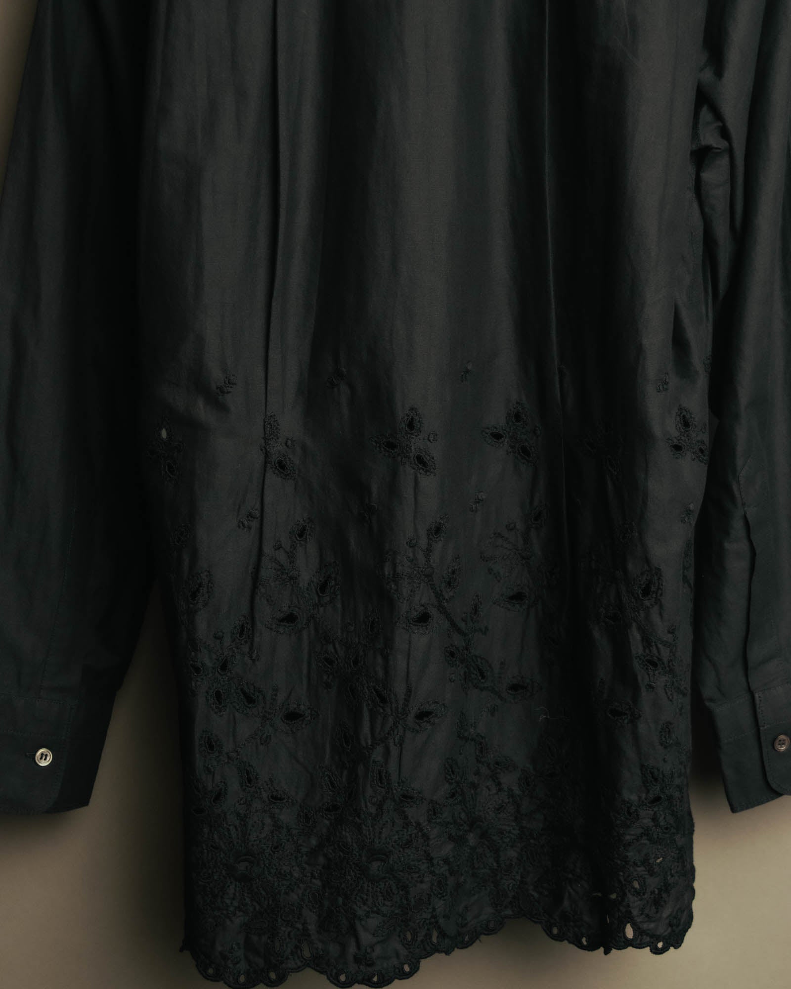 “tricot COMME des GARÇONS” 2020 Floral embroidery stand collar shirt