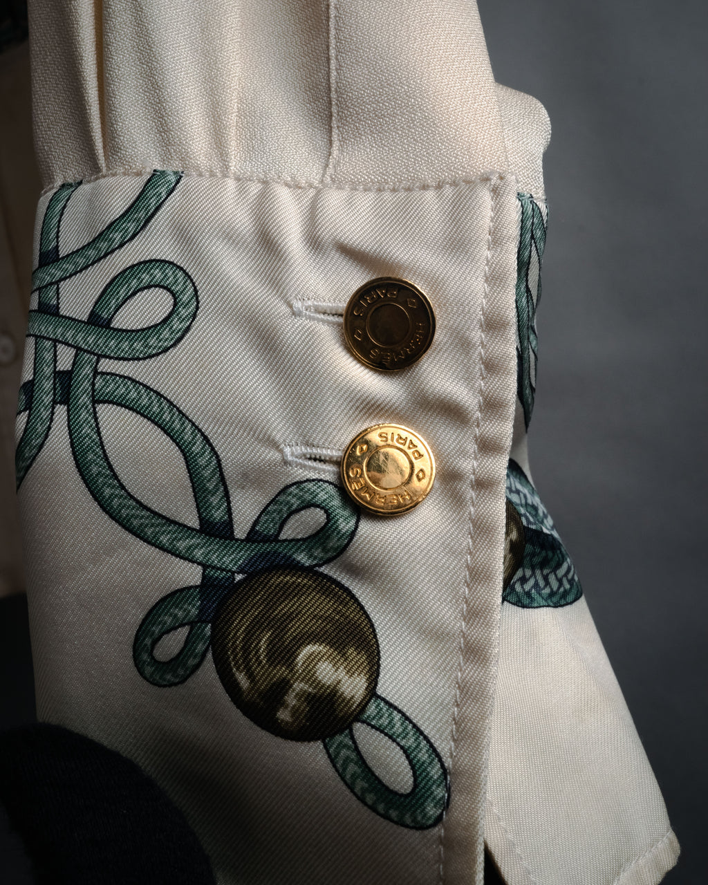 -SPECIAL- “HERMÈS” 80’s scarf panel silk shirt