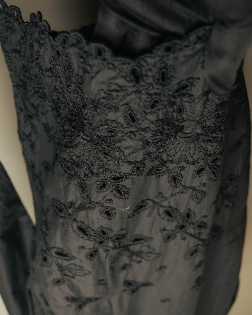 “tricot COMME des GARÇONS” 2020 Floral embroidery stand collar shirt