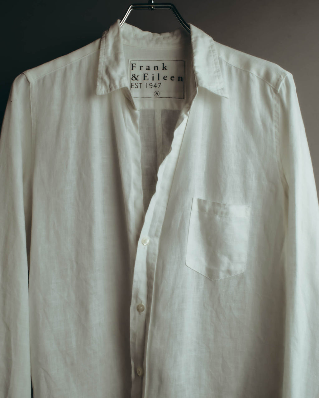 "Frank & Eileen" Airy linen like long sleeve shirt