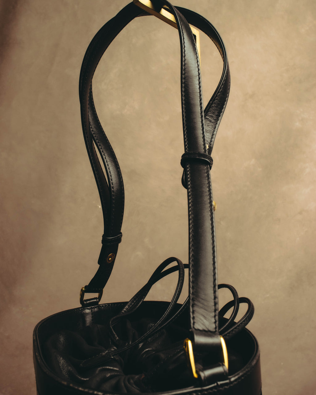 "GUCCI" 70's-80's Black leather bucket shoulder bag