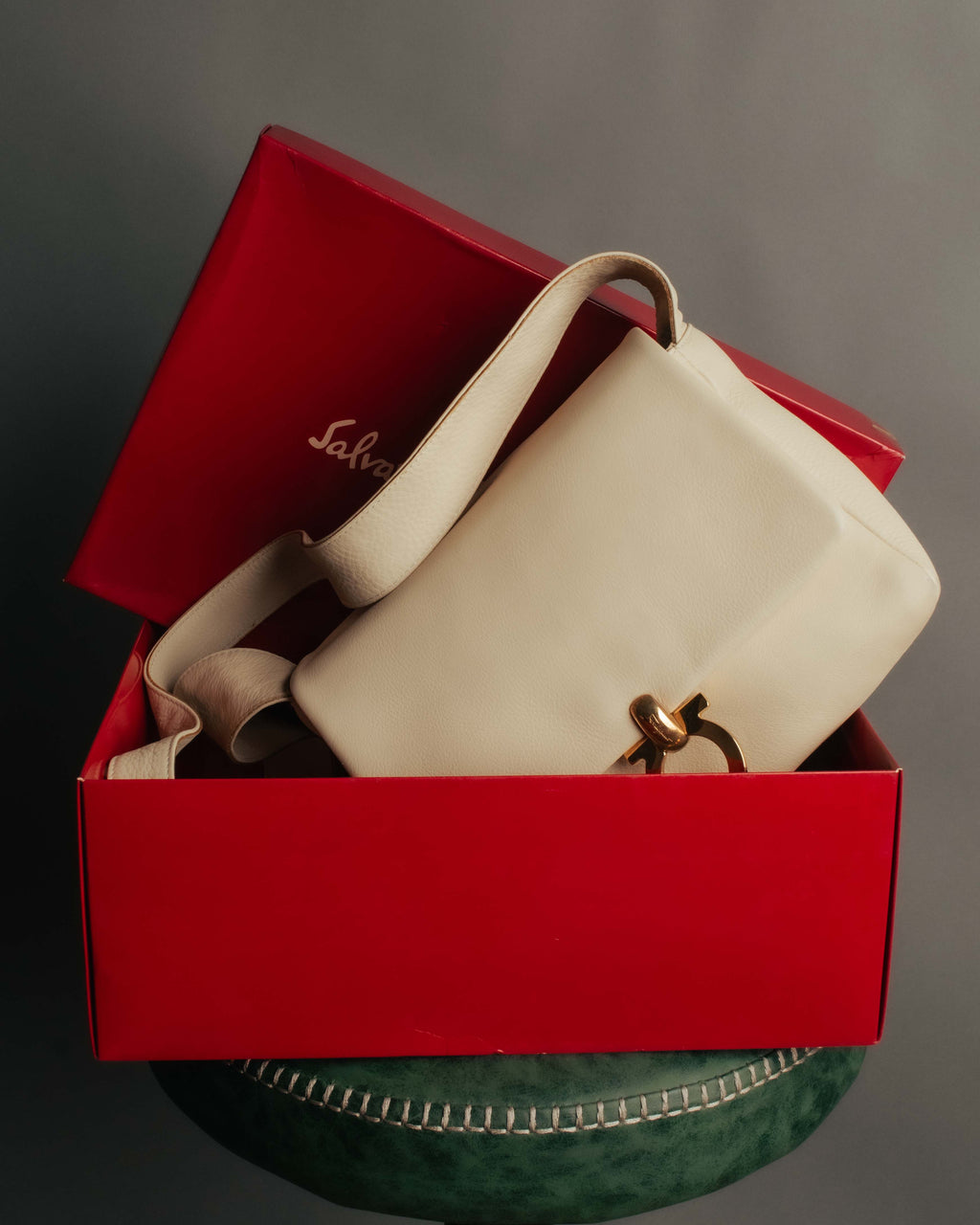 “Salvatore Ferragamo” 90’s-00’s Gancini leather shoulder bag