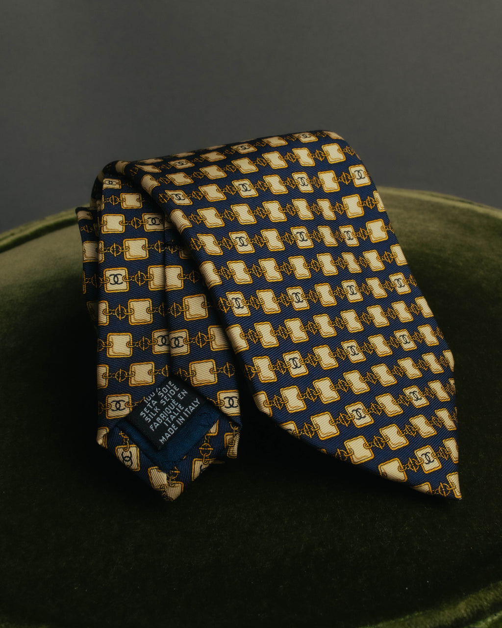 “CHANEL” 90’s-00’s Chain motif silk tie
