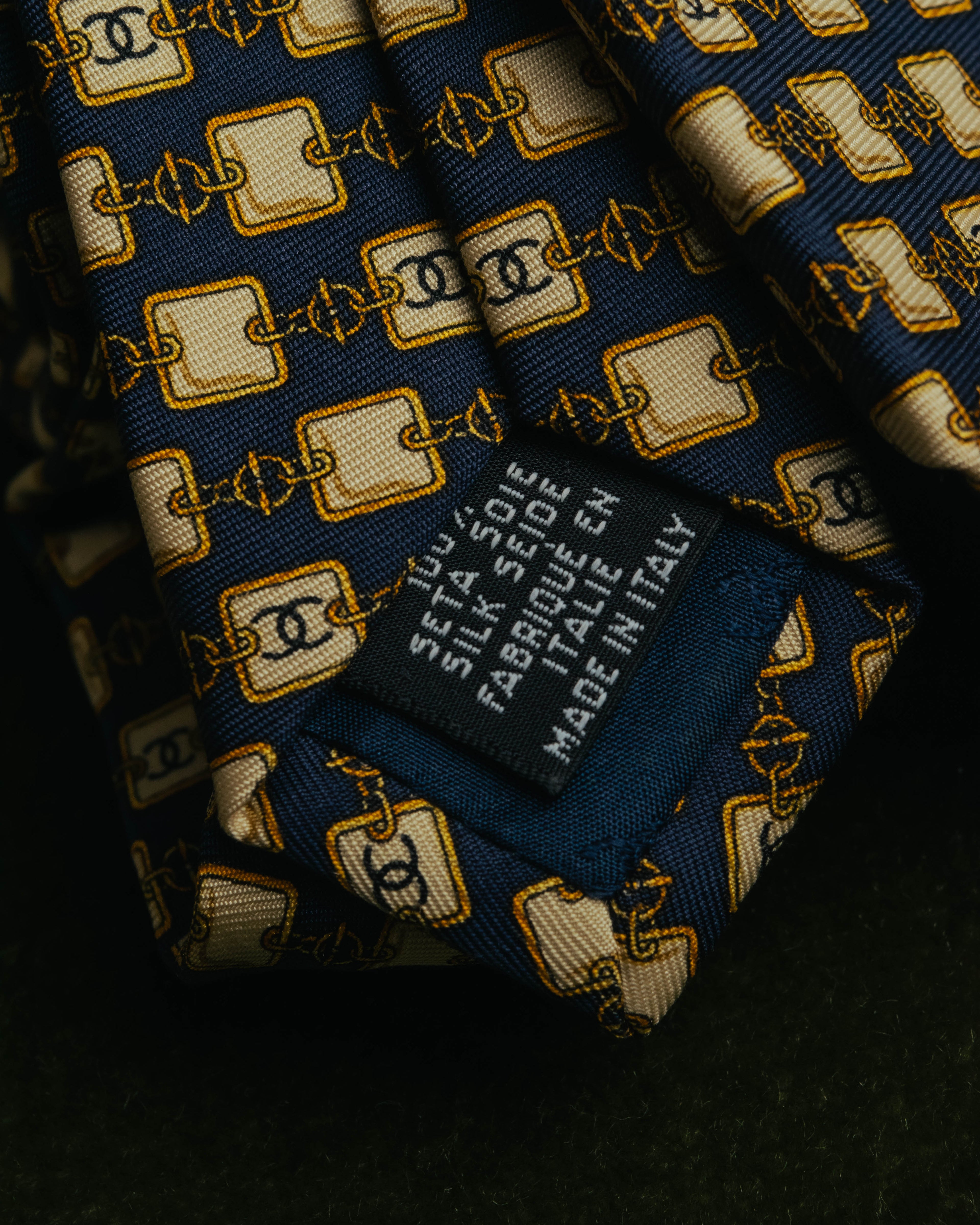 “CHANEL” 90’s-00’s Chain motif silk tie