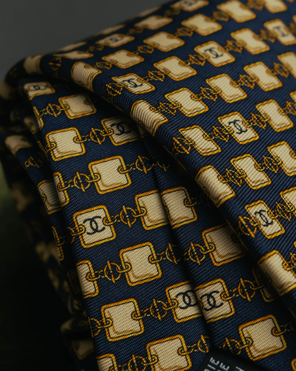 “CHANEL” 90’s-00’s Chain motif silk tie