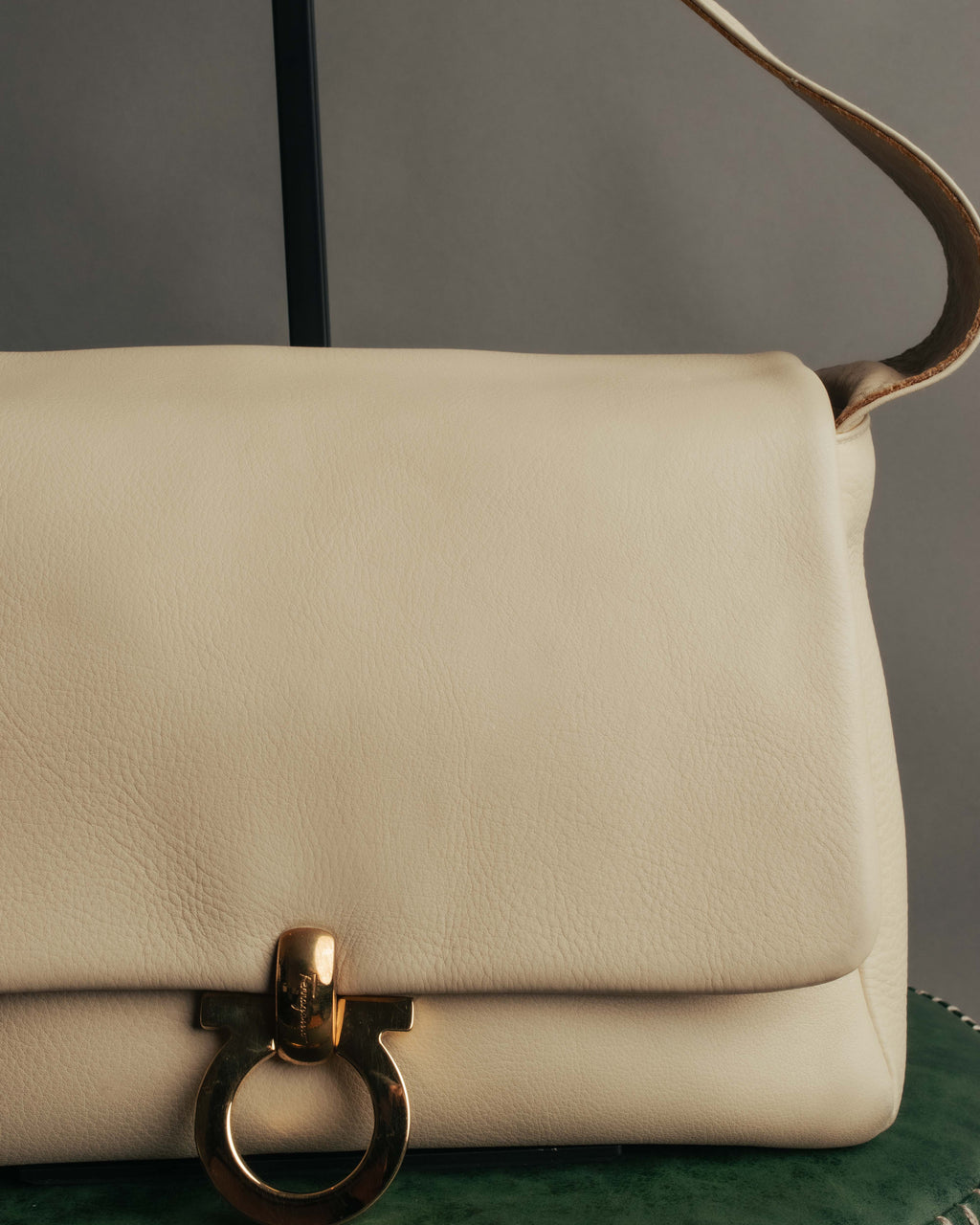 “Salvatore Ferragamo” 90’s-00’s Gancini leather shoulder bag