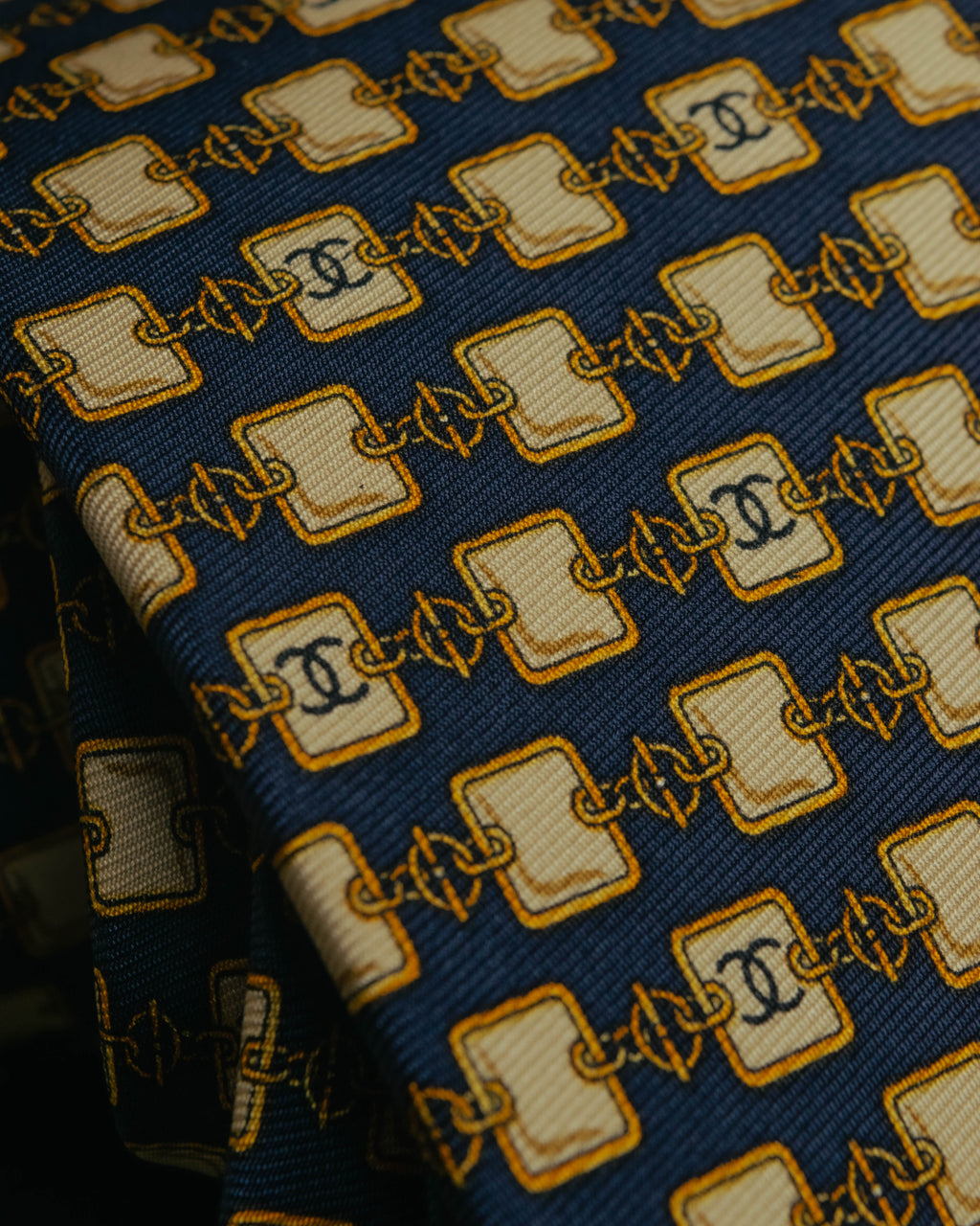 “CHANEL” 90’s-00’s Chain motif silk tie