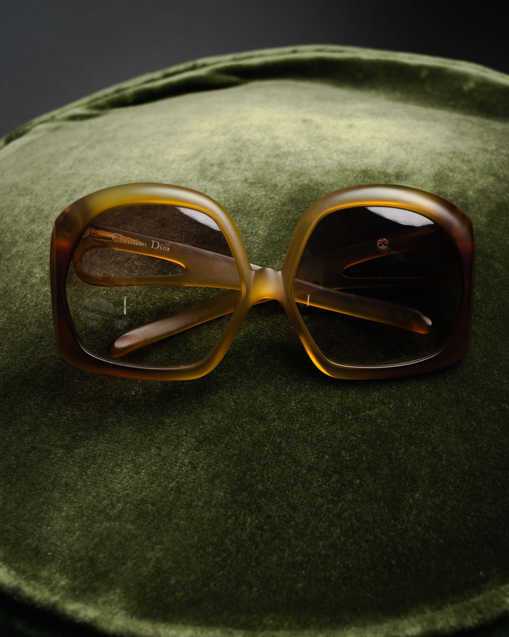 “Christian Dior” 2000’s Cutout temple oversized sunglasses