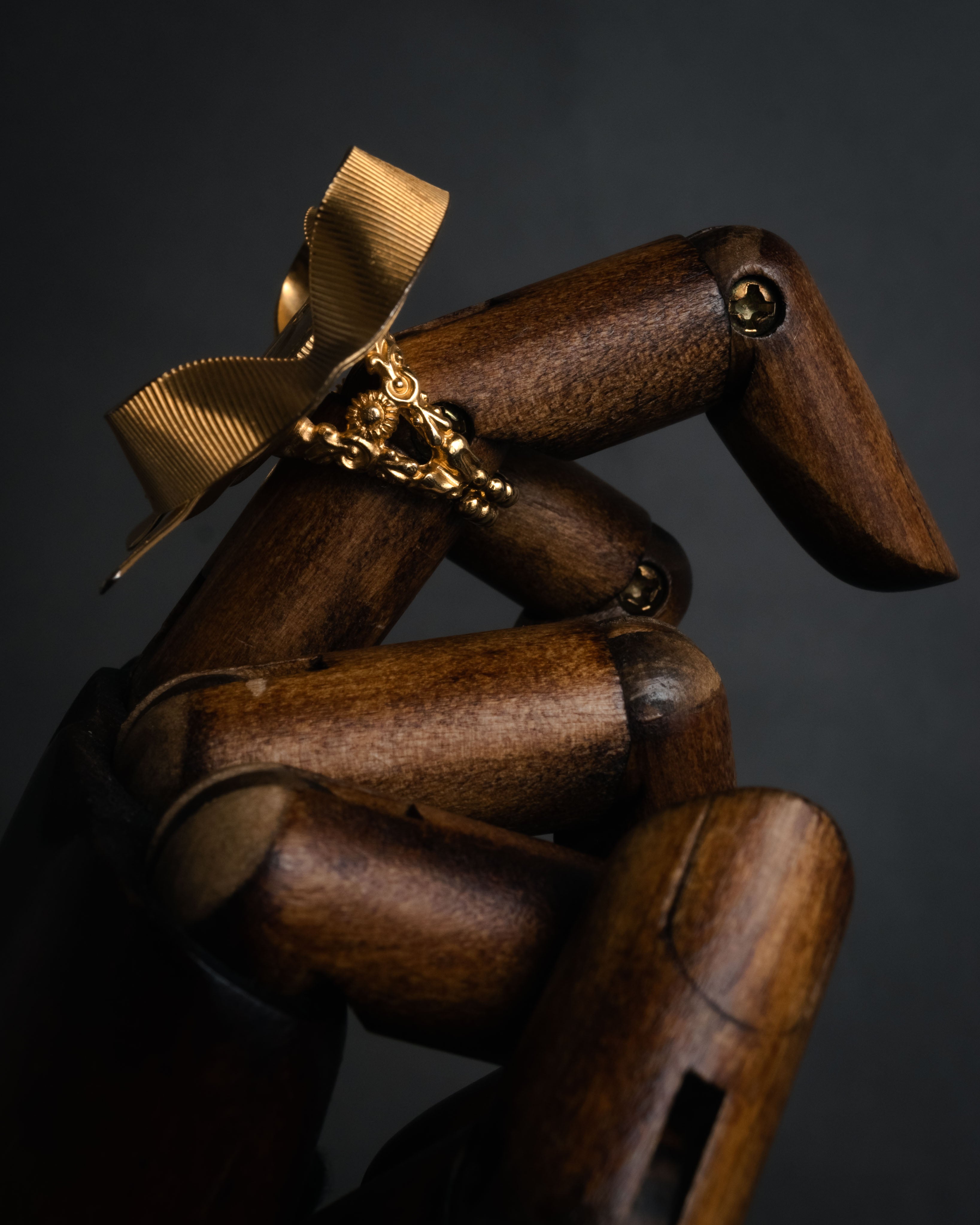 –SPECIAL– “GUCCI” 2010’s Ribbon crest statement ring