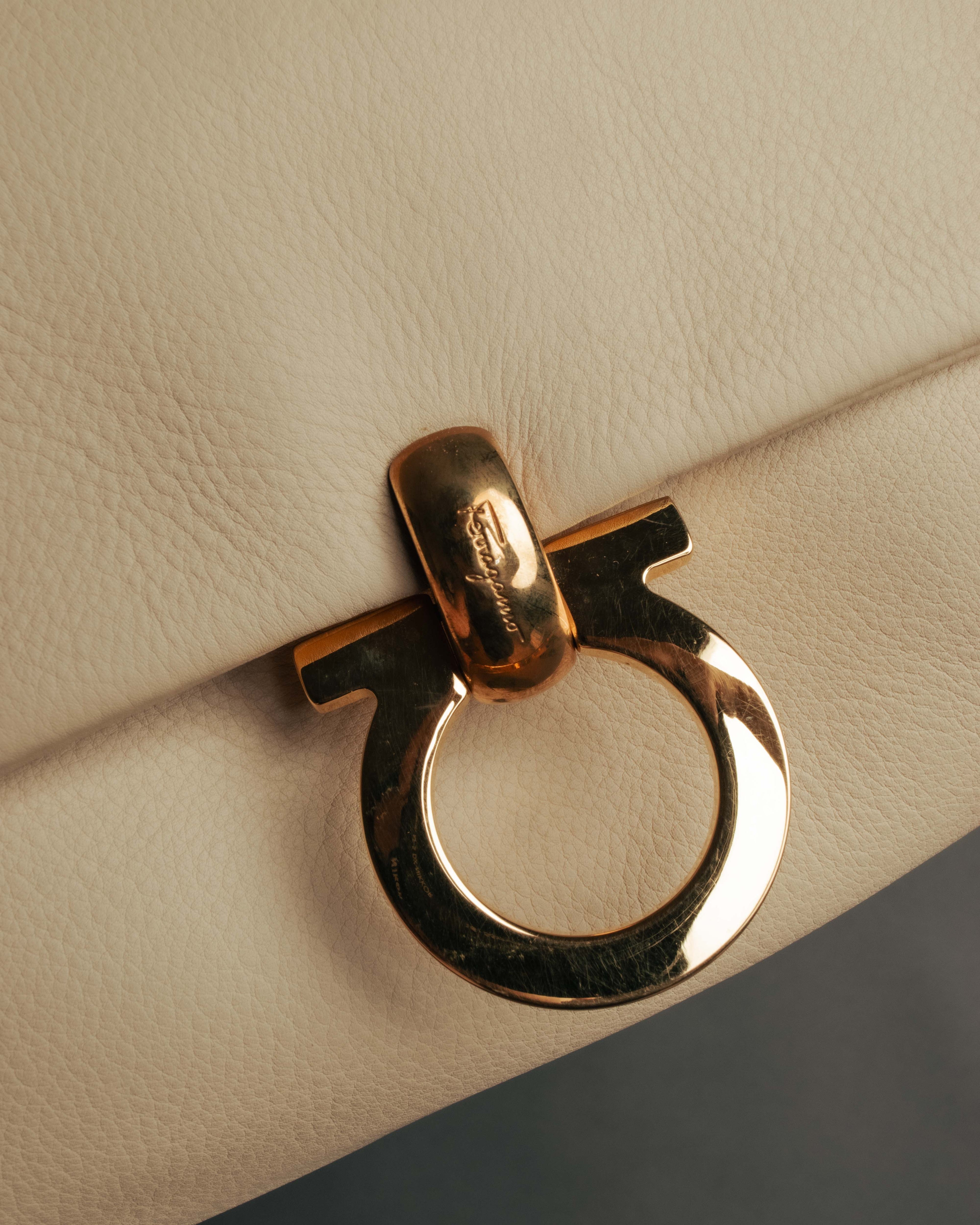 “Salvatore Ferragamo” 90’s-00’s Gancini leather shoulder bag