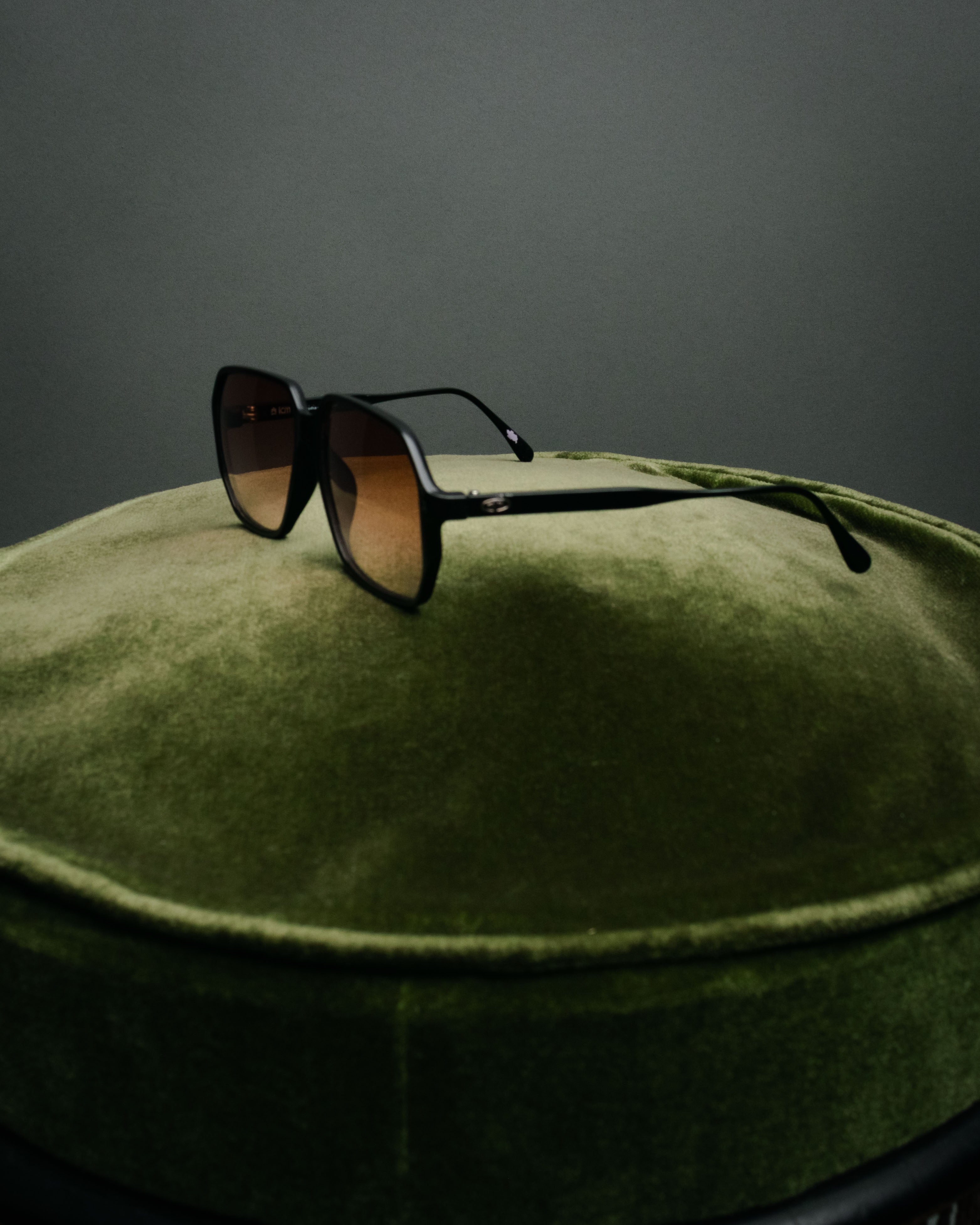 “Christian Dior” 80’s Oversized gradient sunglasses