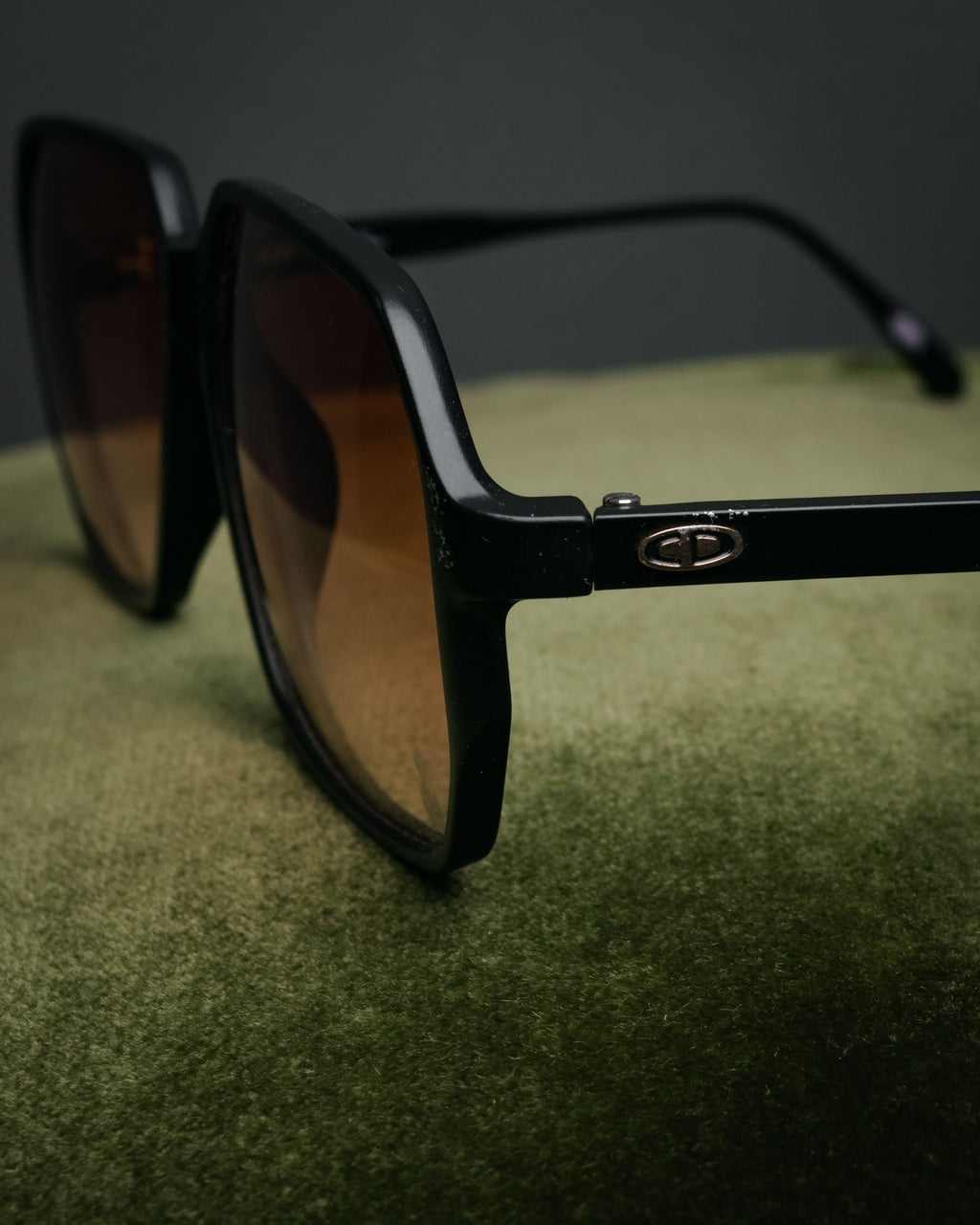 “Christian Dior” 80’s Oversized gradient sunglasses