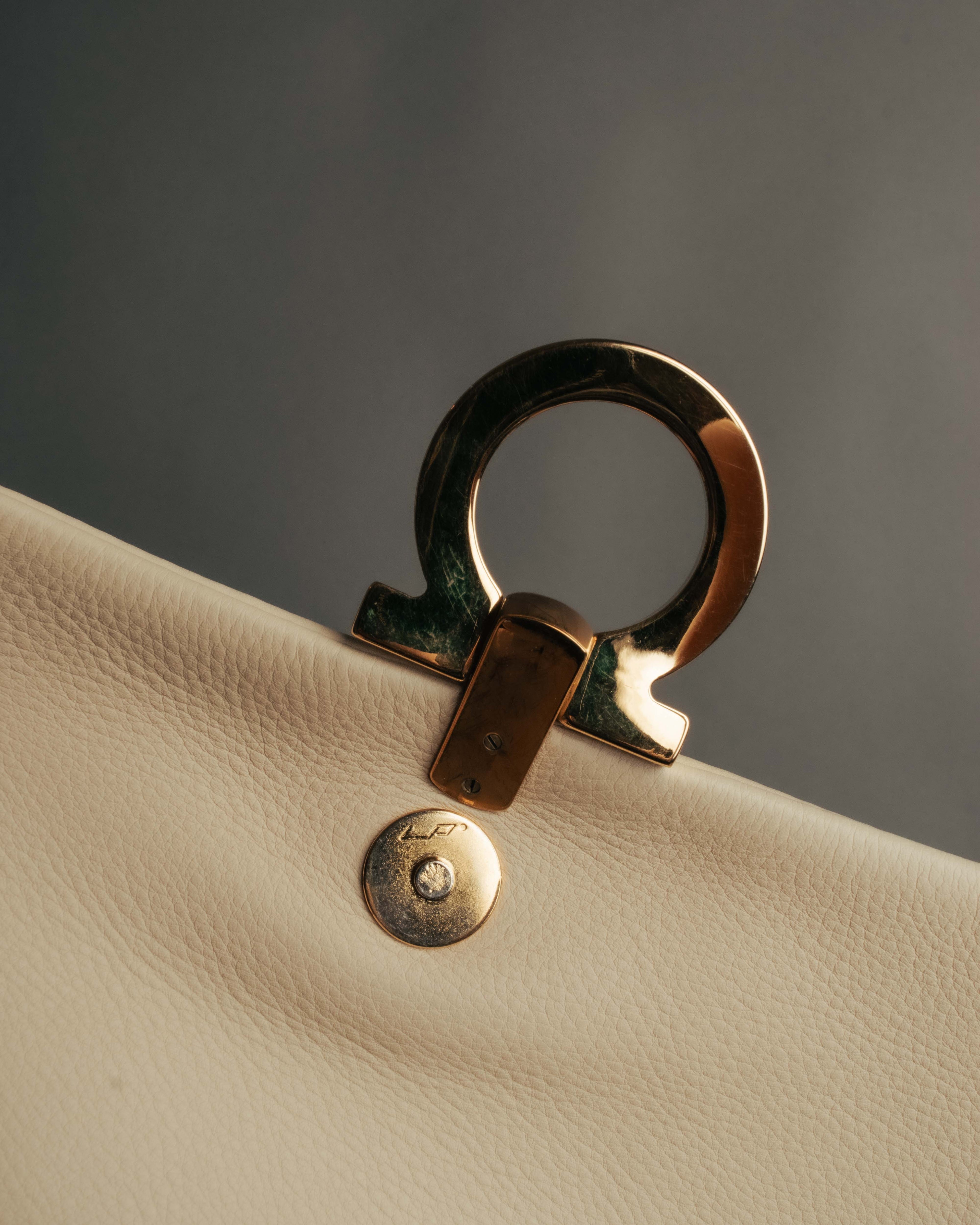 “Salvatore Ferragamo” 90’s-00’s Gancini leather shoulder bag