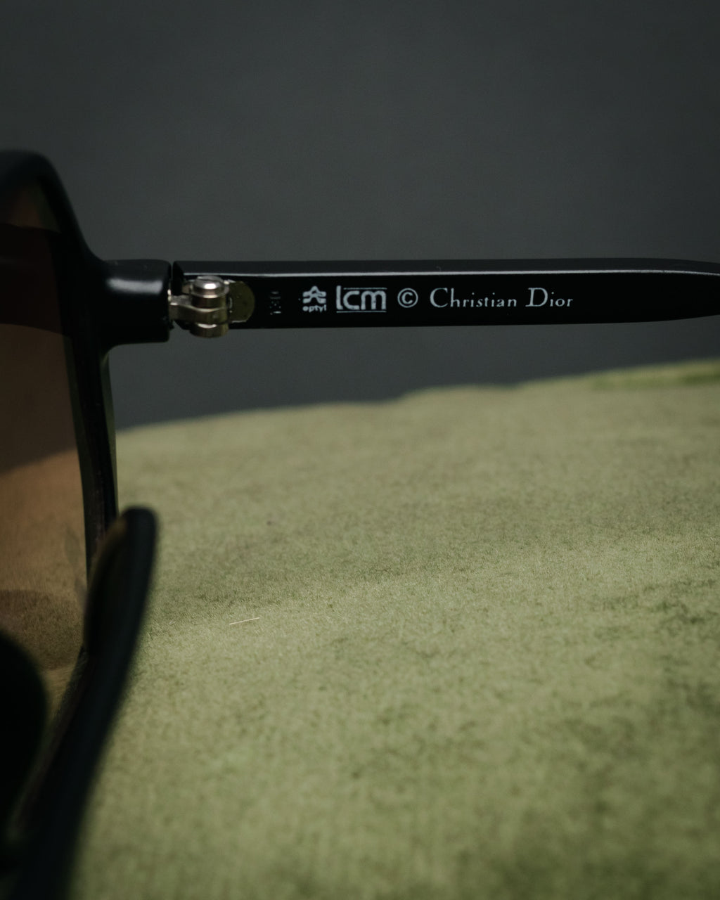 “Christian Dior” 80’s Oversized gradient sunglasses