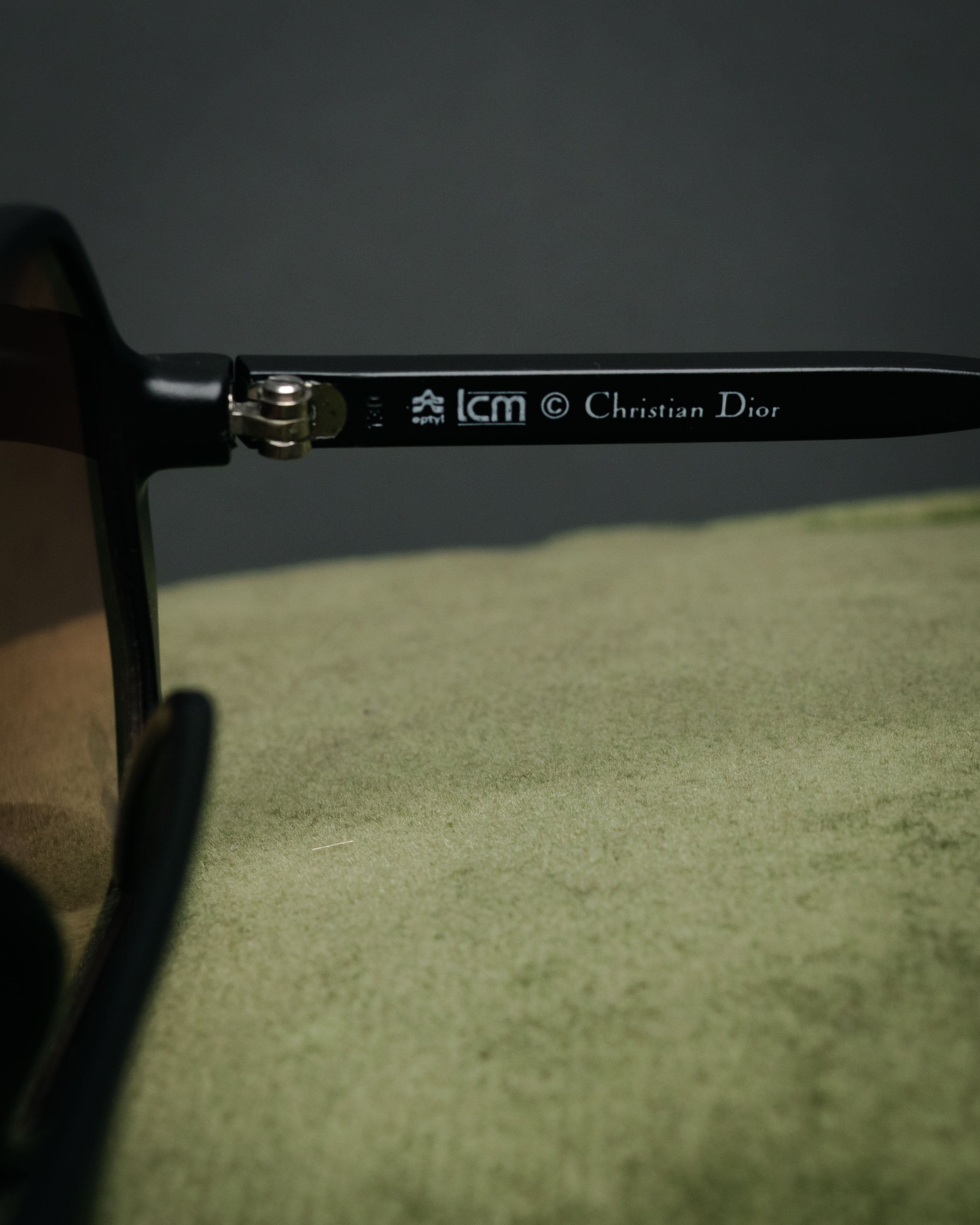“Christian Dior” 80’s Oversized gradient sunglasses
