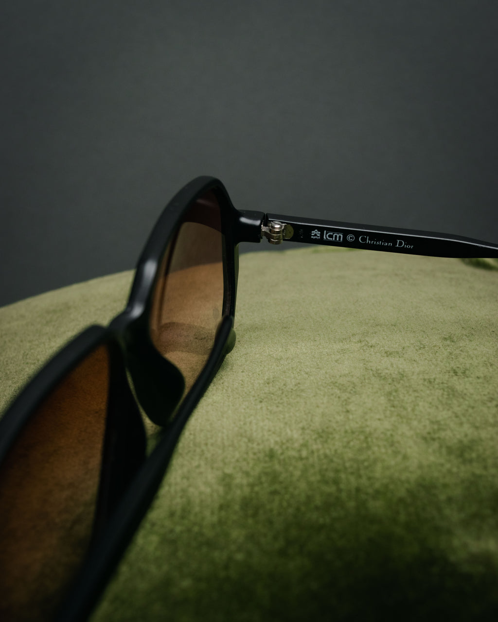 “Christian Dior” 80’s Oversized gradient sunglasses