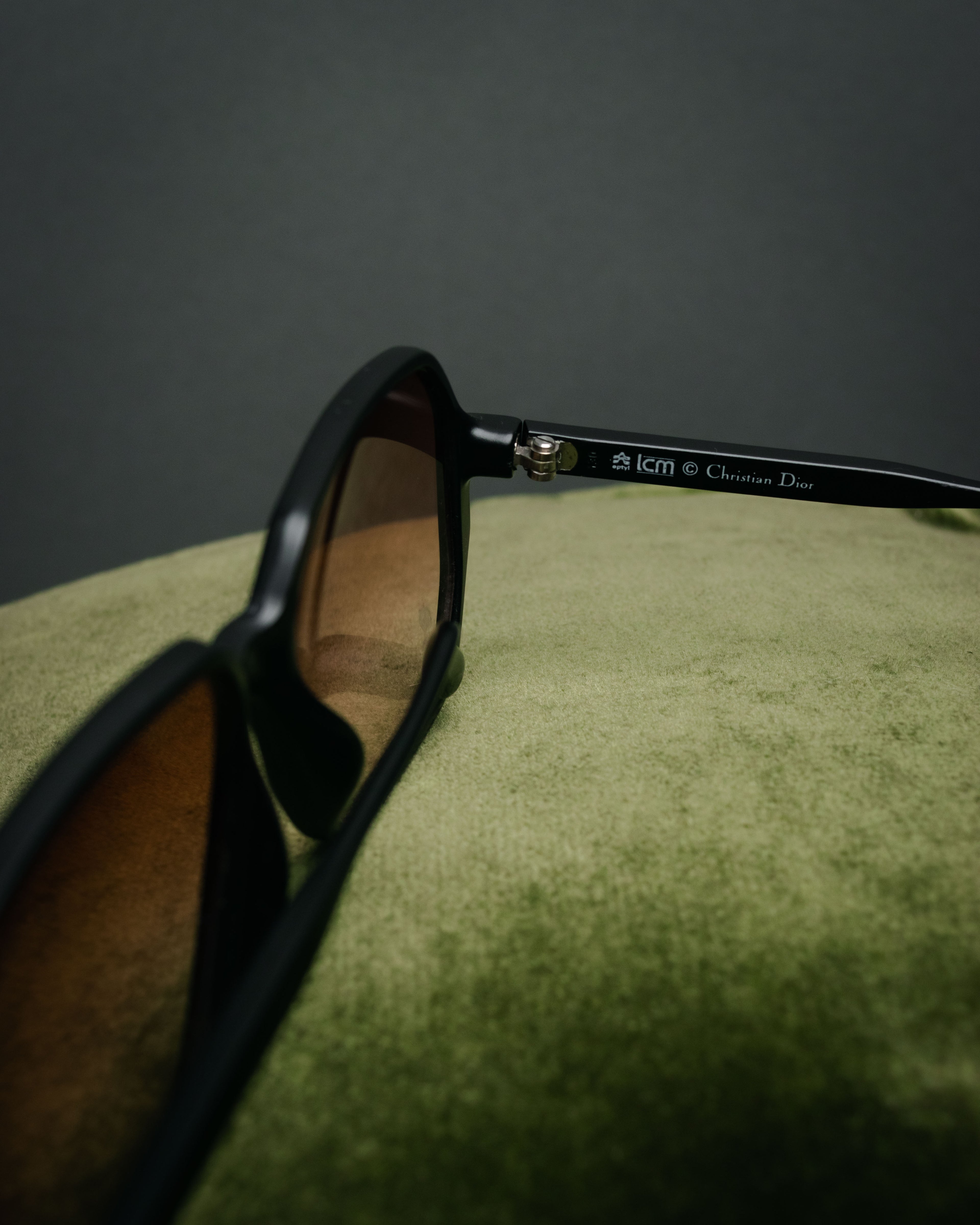 “Christian Dior” 80’s Oversized gradient sunglasses