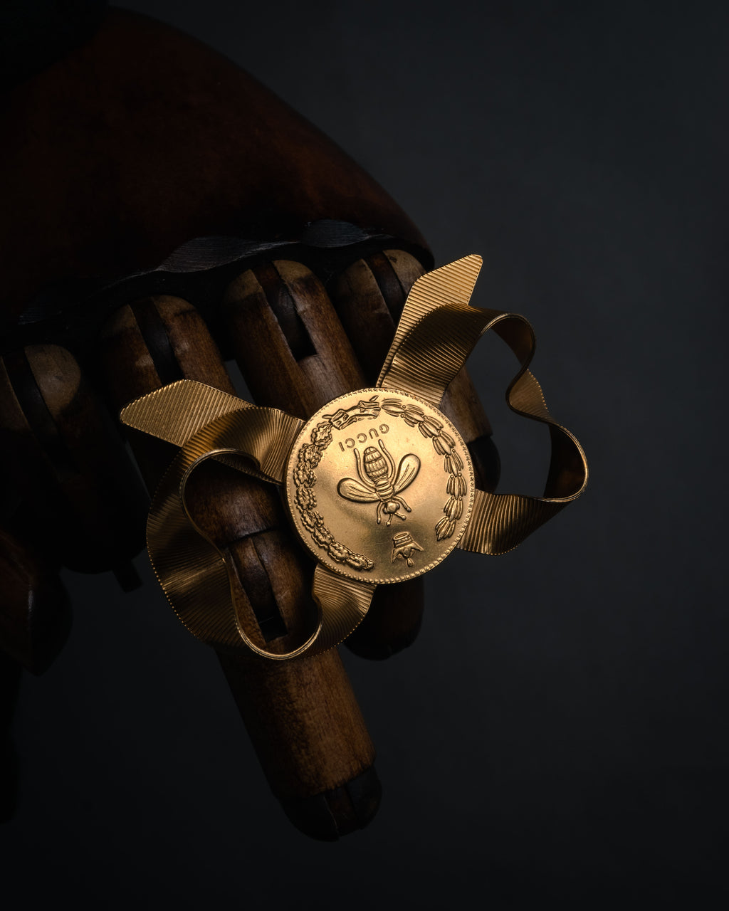 –SPECIAL– “GUCCI” 2010’s Ribbon crest statement ring